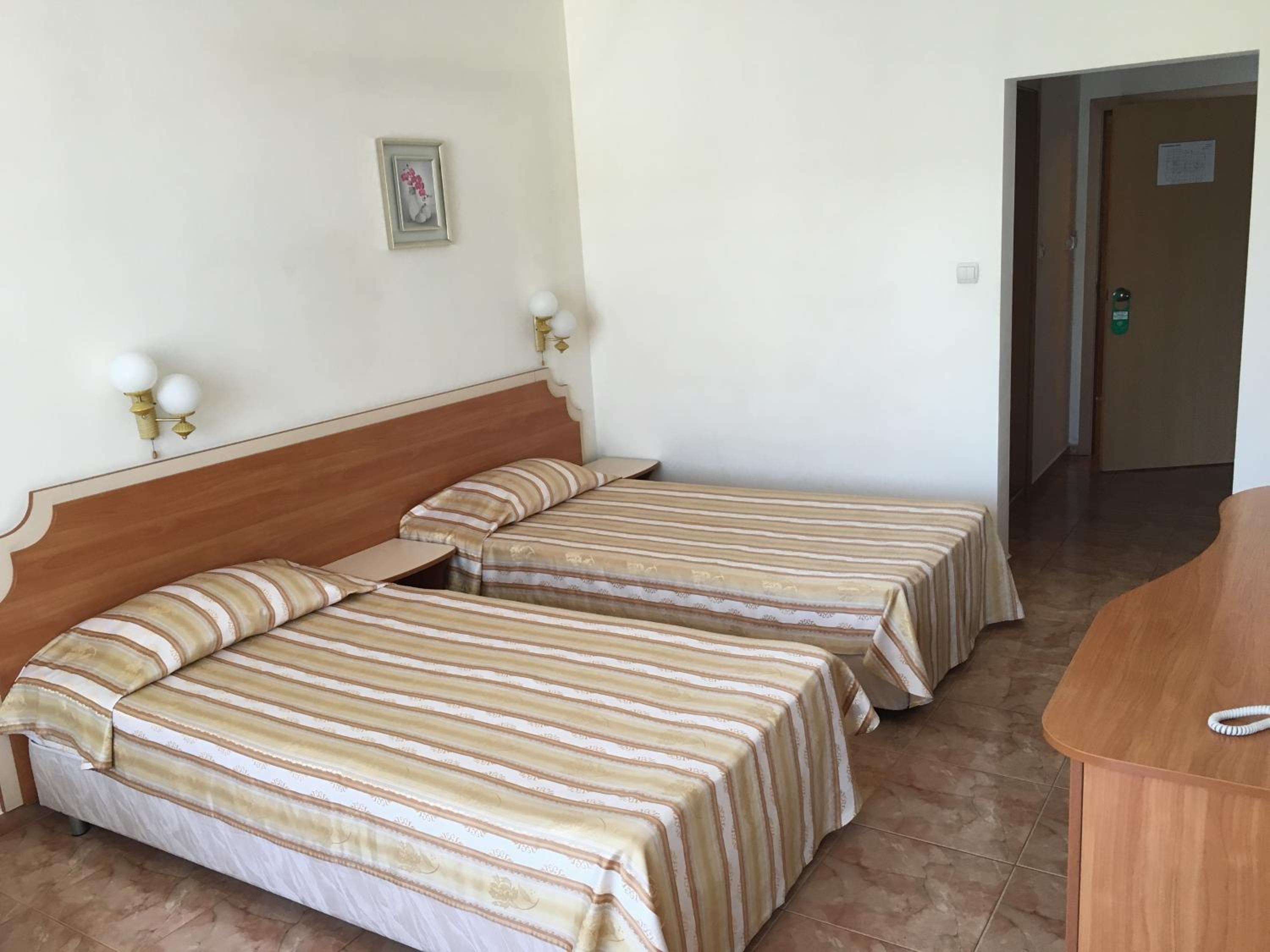 Double or Twin Room with Balcony - Photo 1