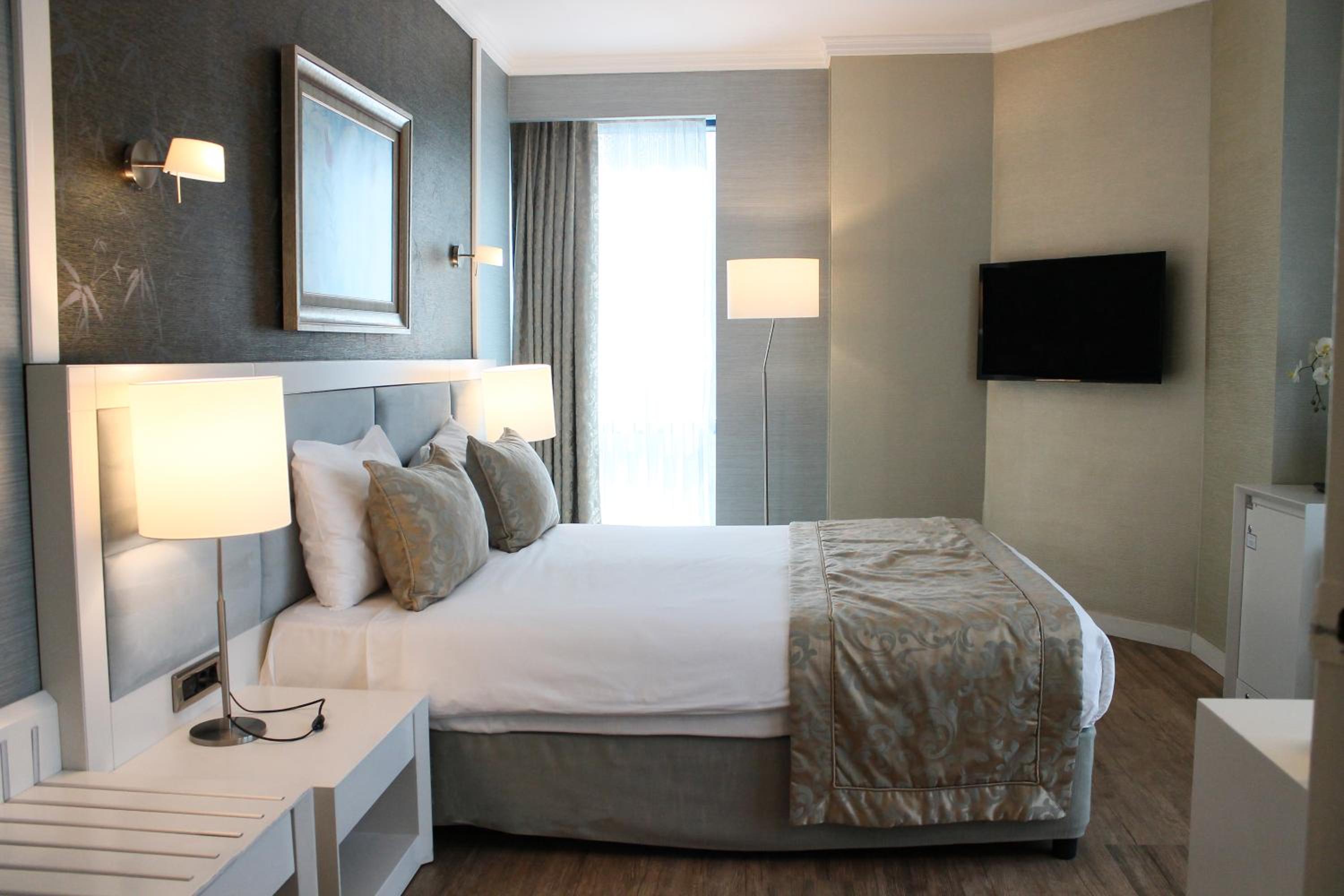 Double Room - Disability Access photo 3