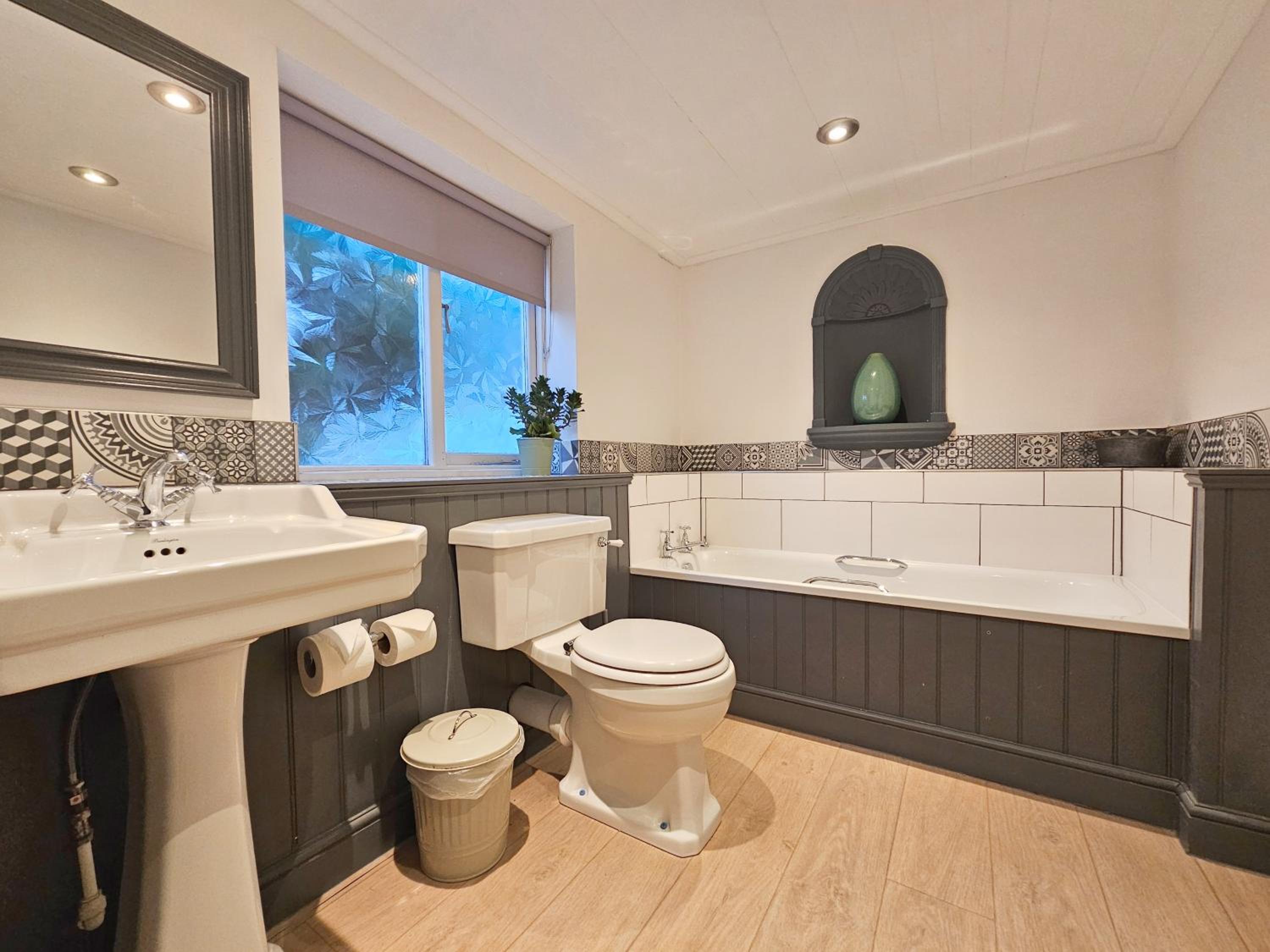 One-Bedroom House photo 1