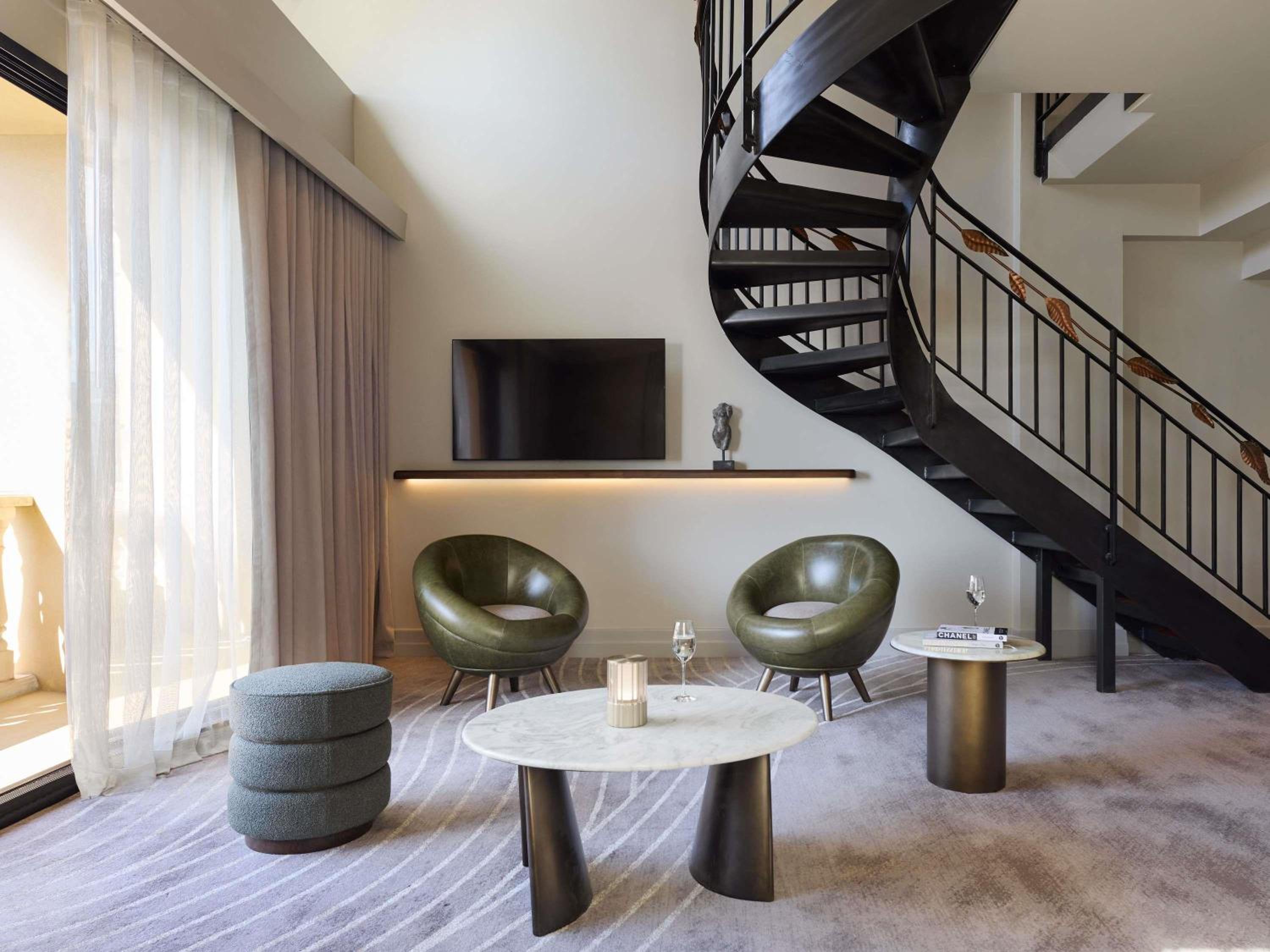 Terrace Suite thumbnail 5