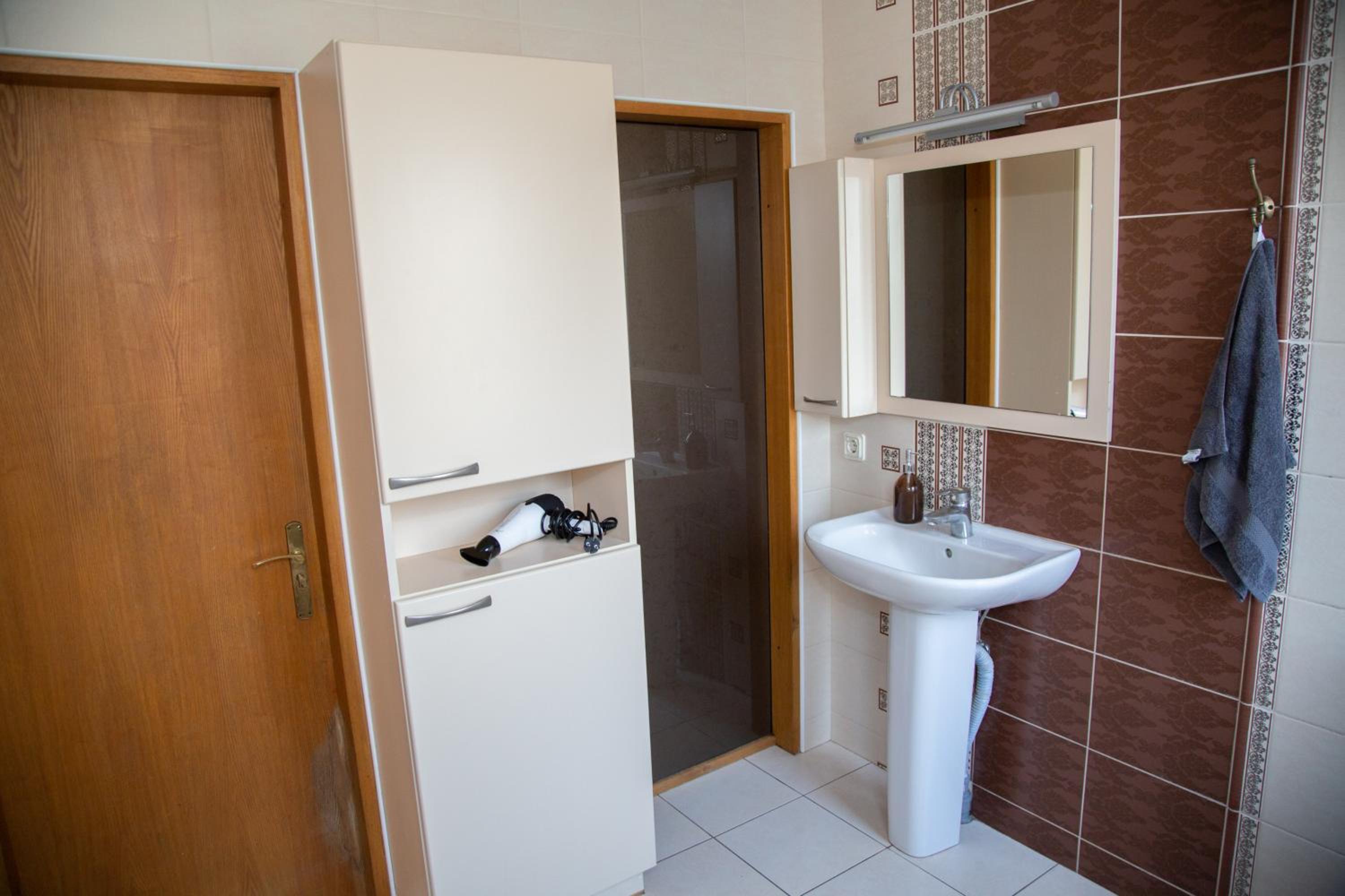 Economy Triple Room