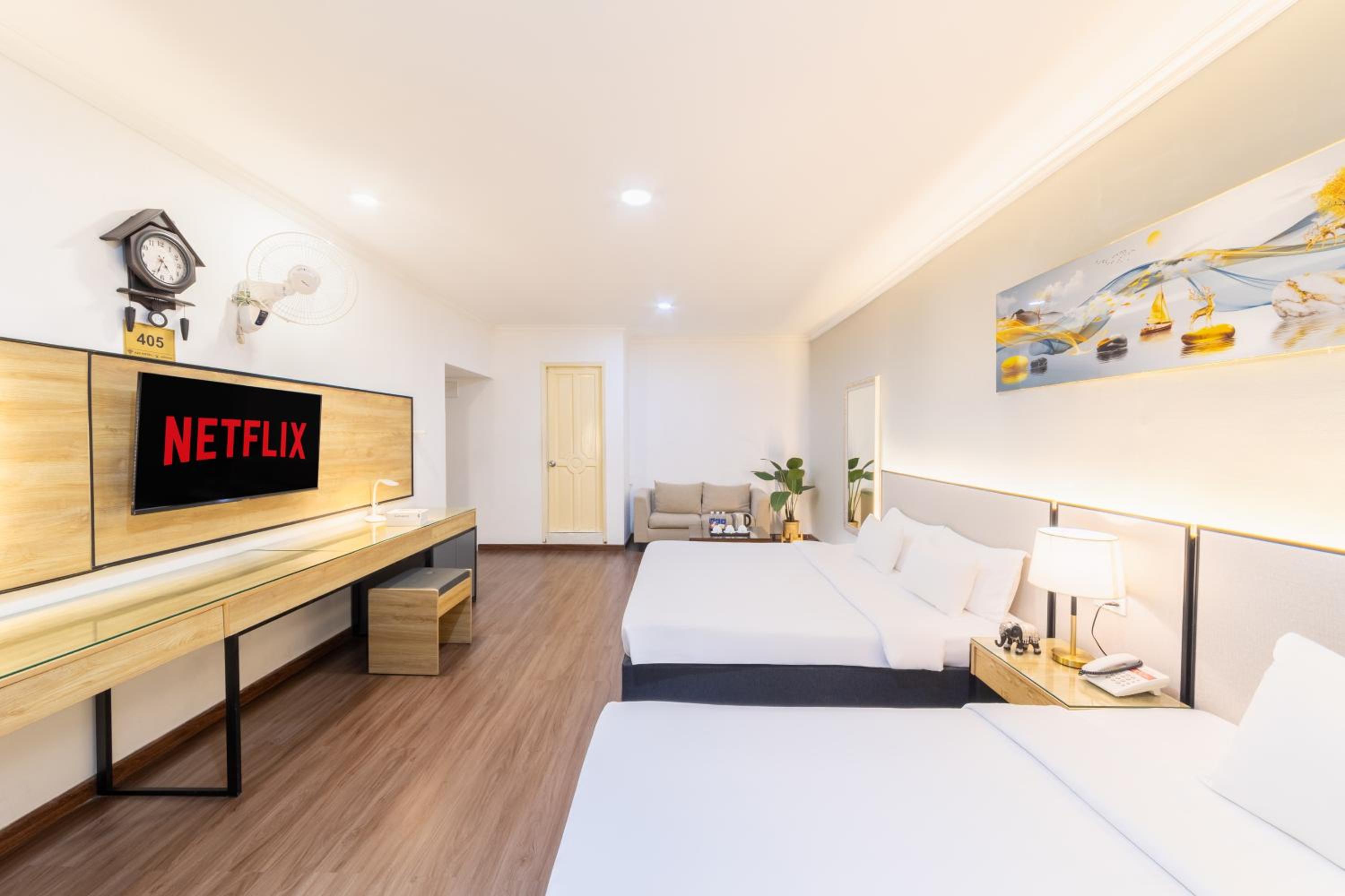 Deluxe Family Room photo 1