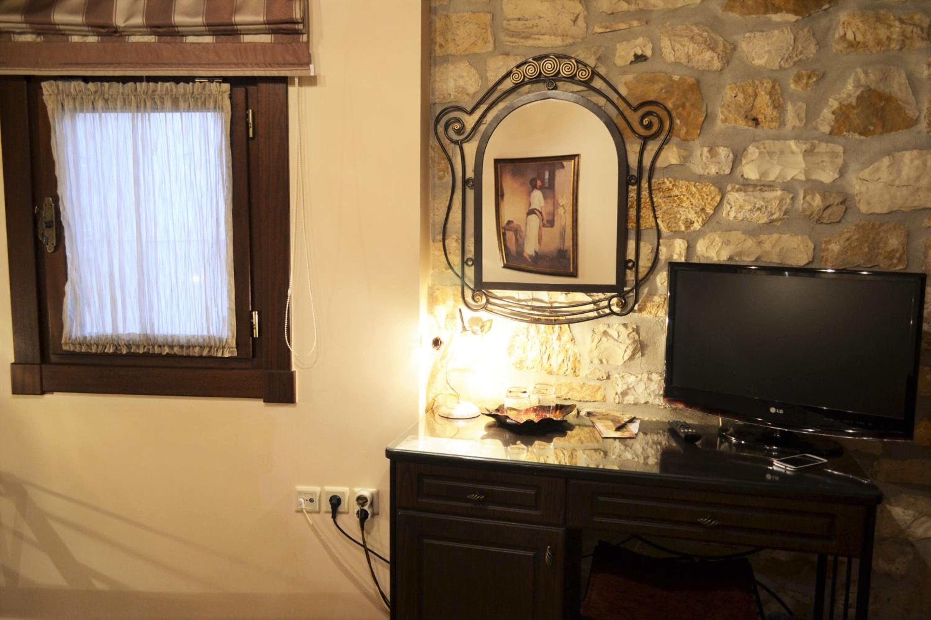 Double Room - Photo 9