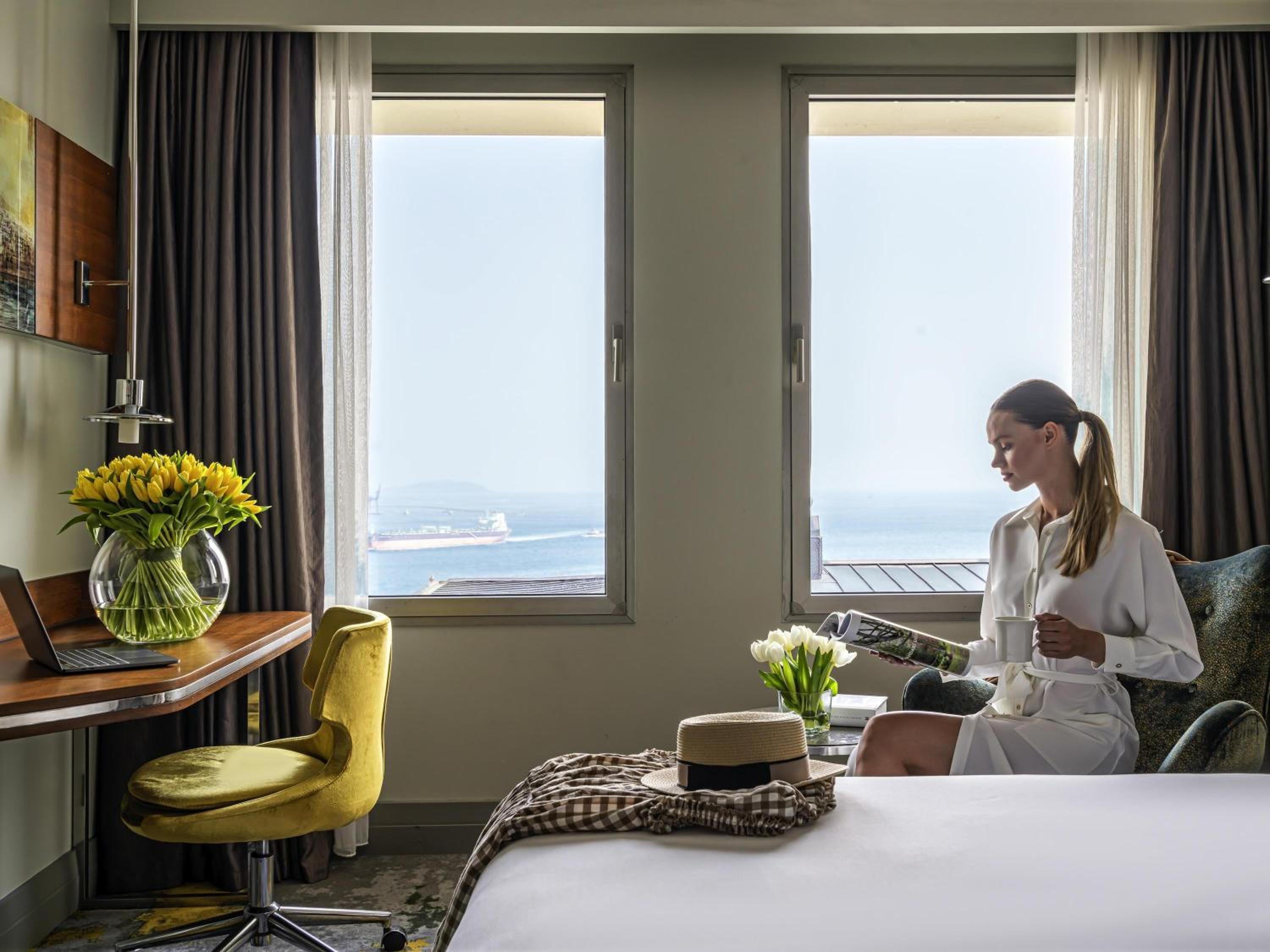 Deluxe Twin Room with Bosphorus View