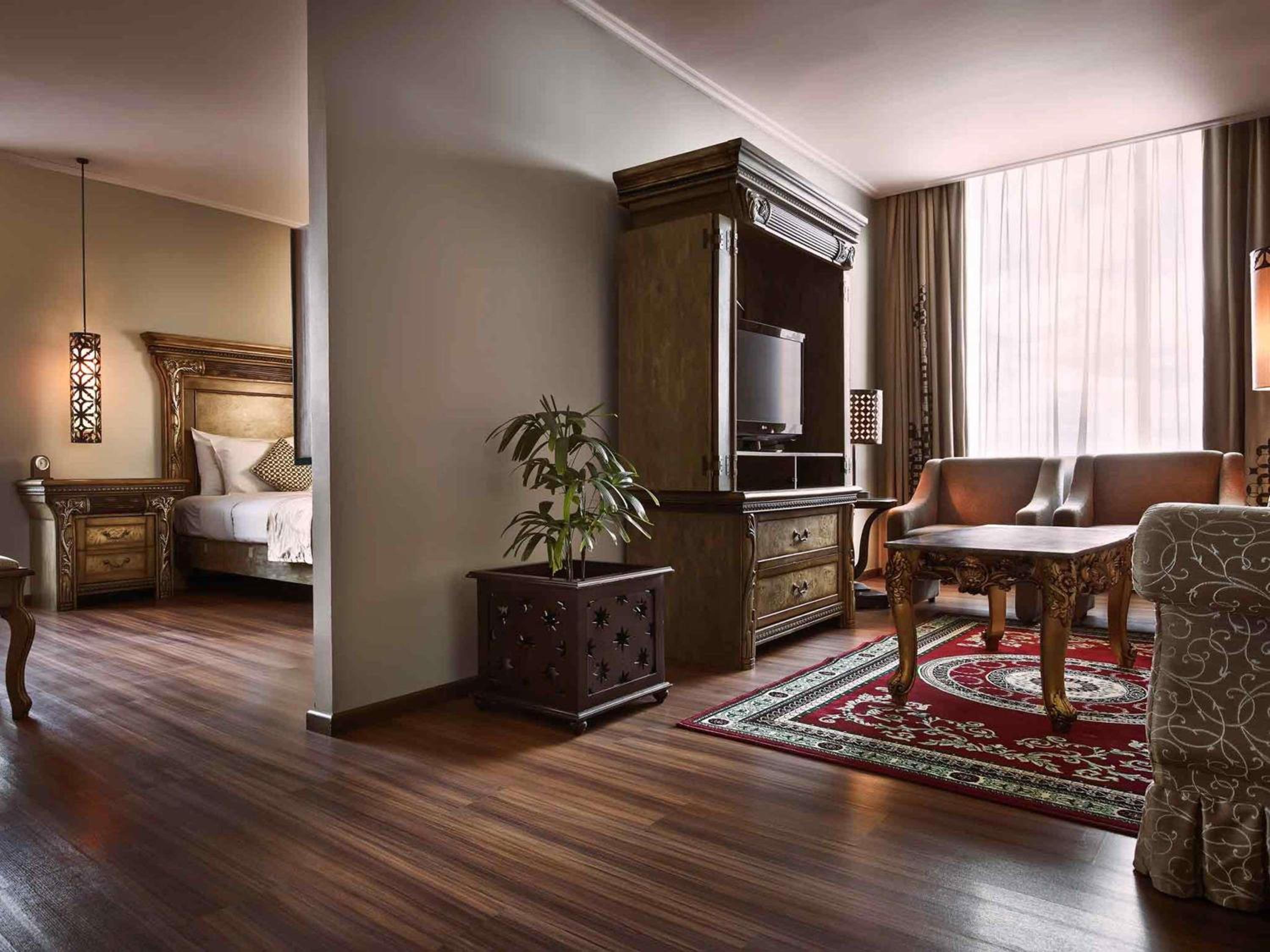 Executive Suite with One King Bed photo 2
