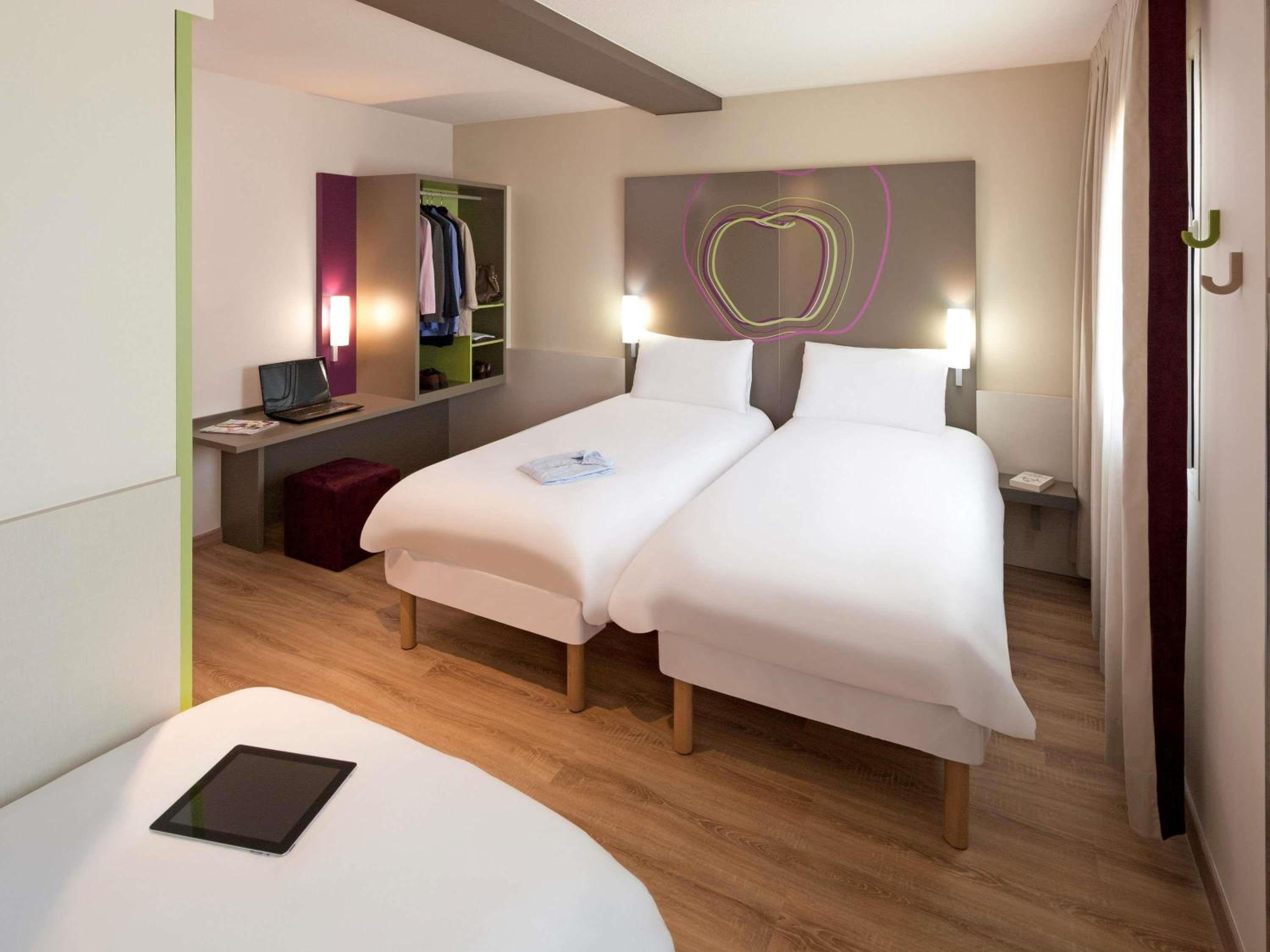 Standard Room with One Double Bed and Two Single Beds