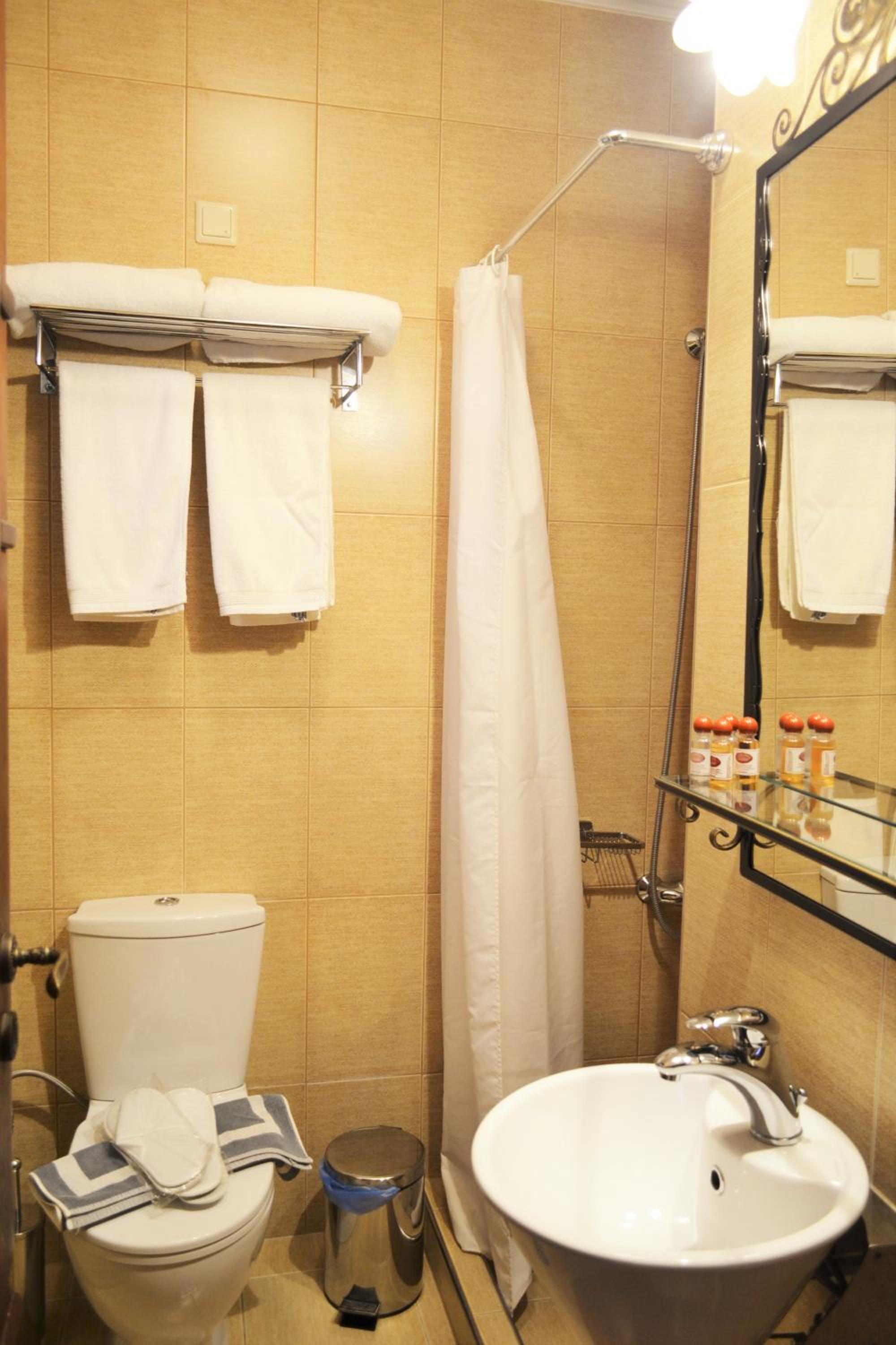 Double Room - Photo 4