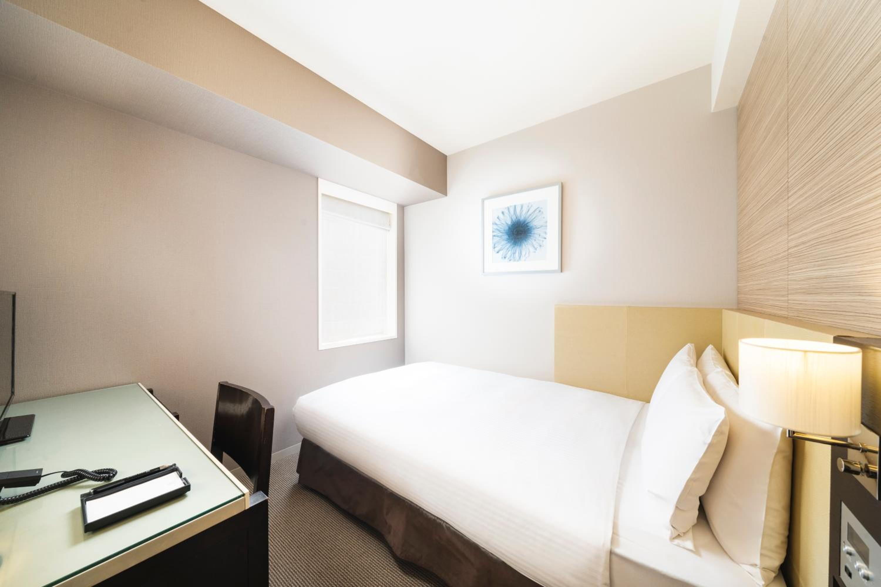 Double Room with Small Double Bed - Non-Smoking photo 2