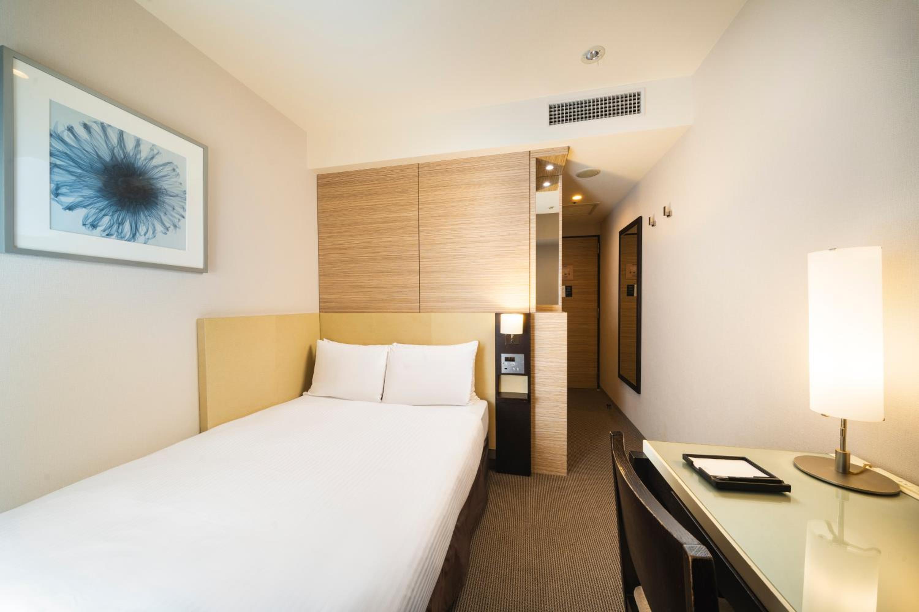 Double Room with Small Double Bed - Non-Smoking photo 3