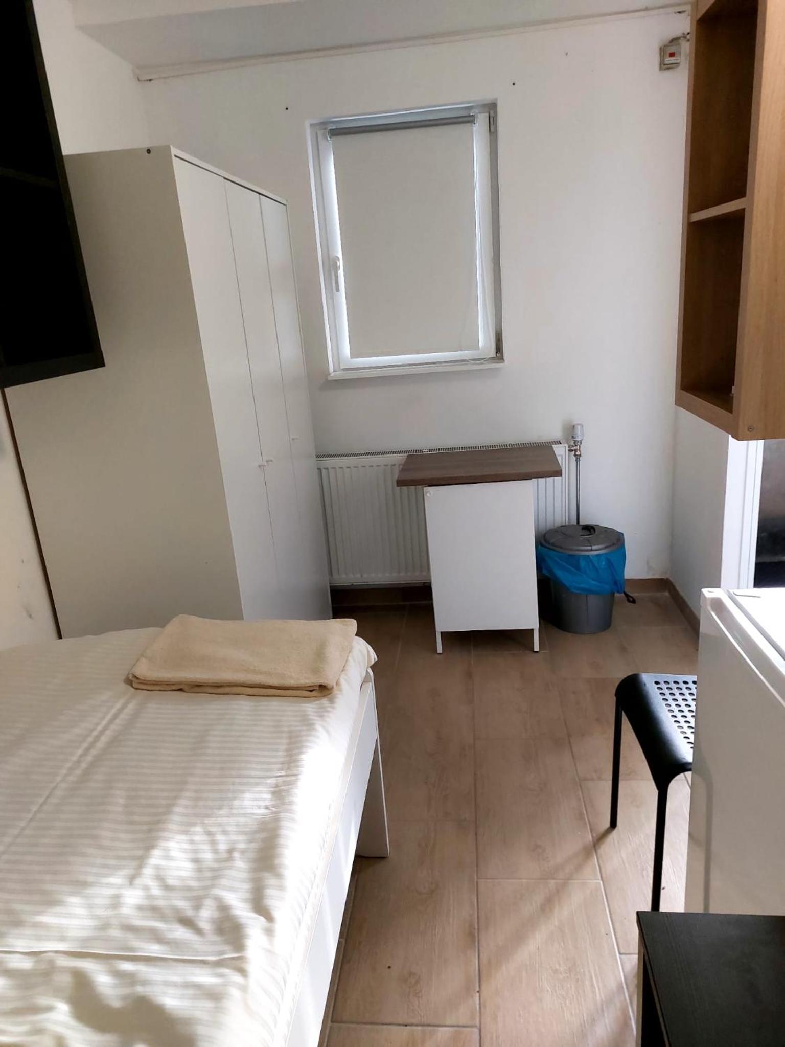 Single Room with Private External Bathroom photo 1