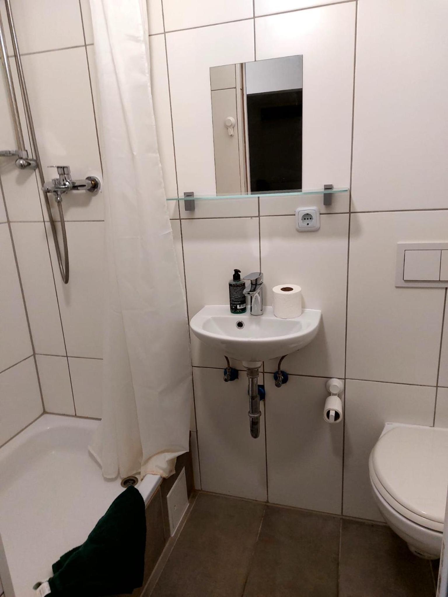 Single Room with Private External Bathroom photo 3