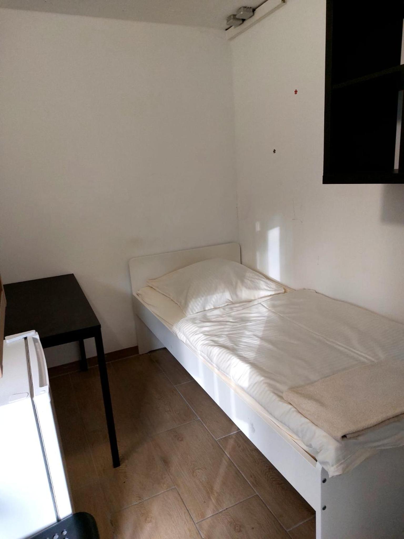 Single Room with Private External Bathroom photo 2