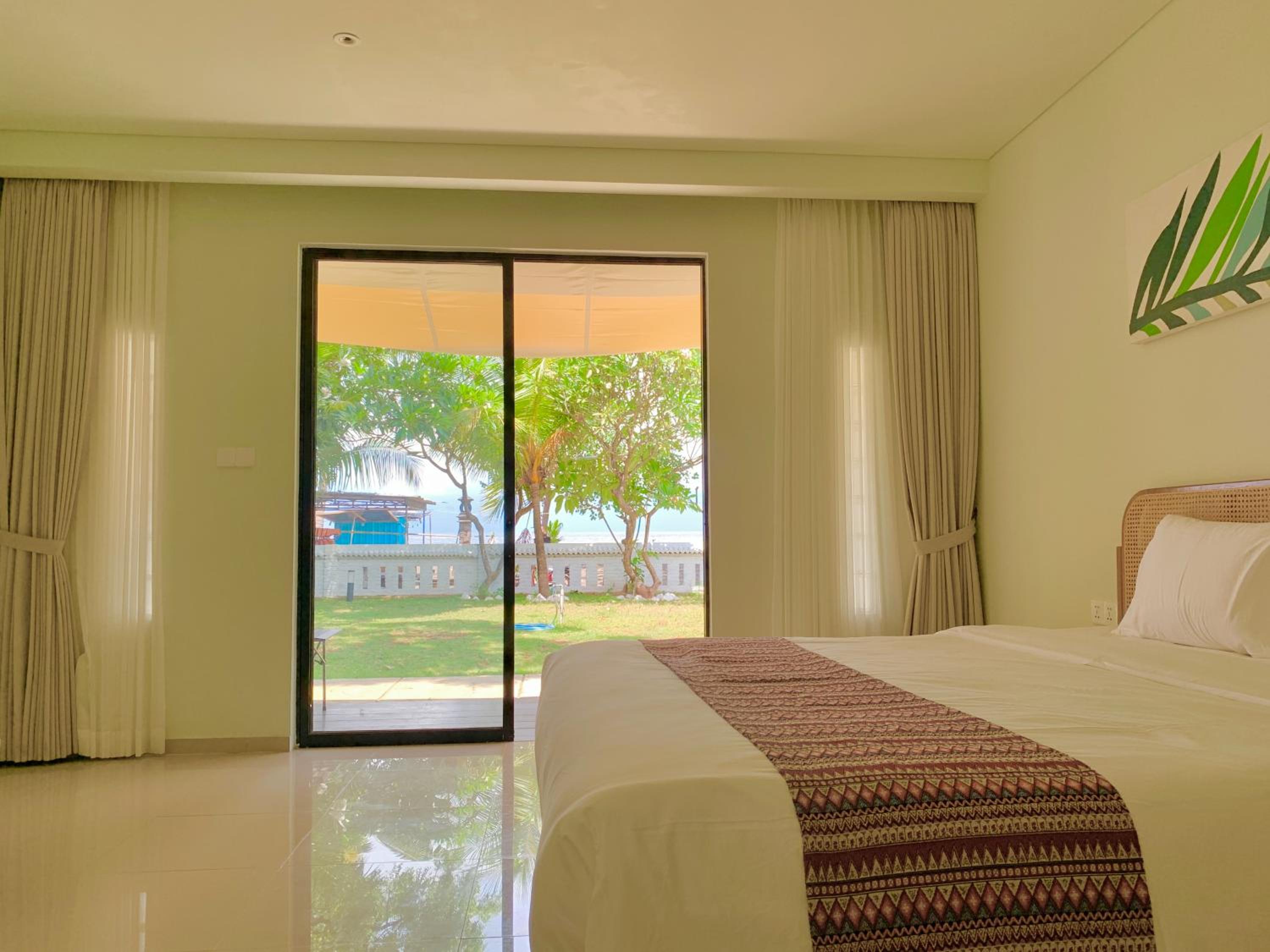 Deluxe Double or Twin Room with Ocean View
