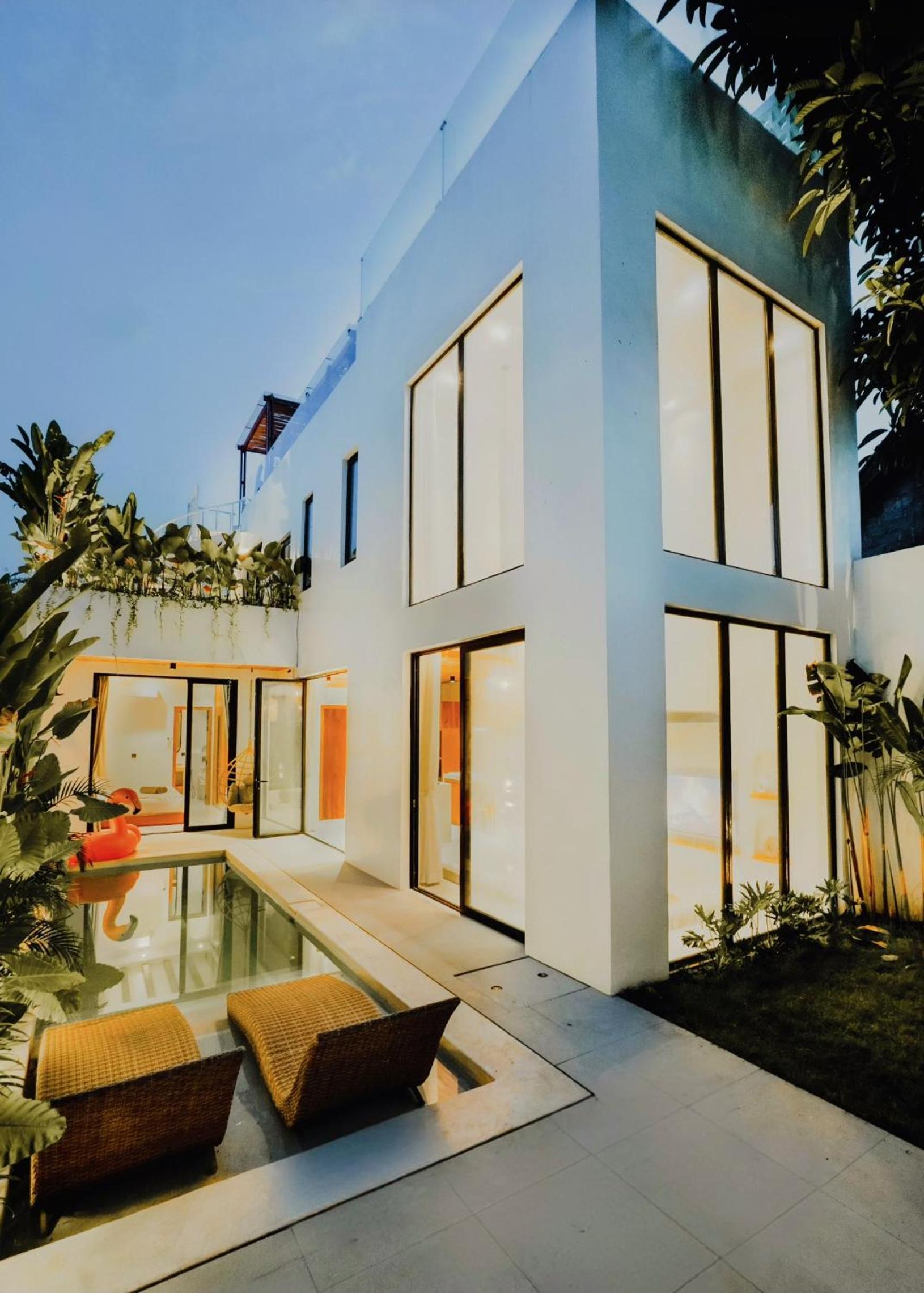 Three Bedroom New Modern Villa with private pool – 6 guests