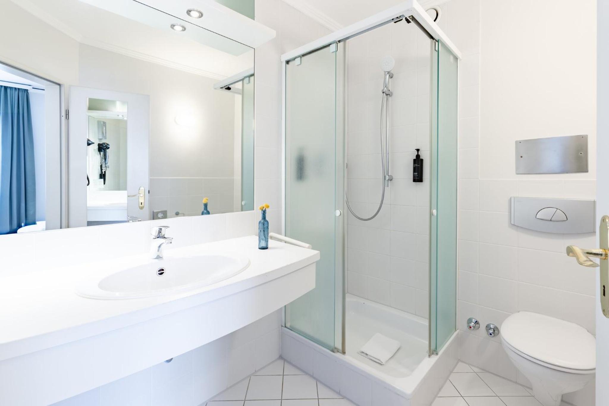 Premium Twin Room - Up to 3 Guests