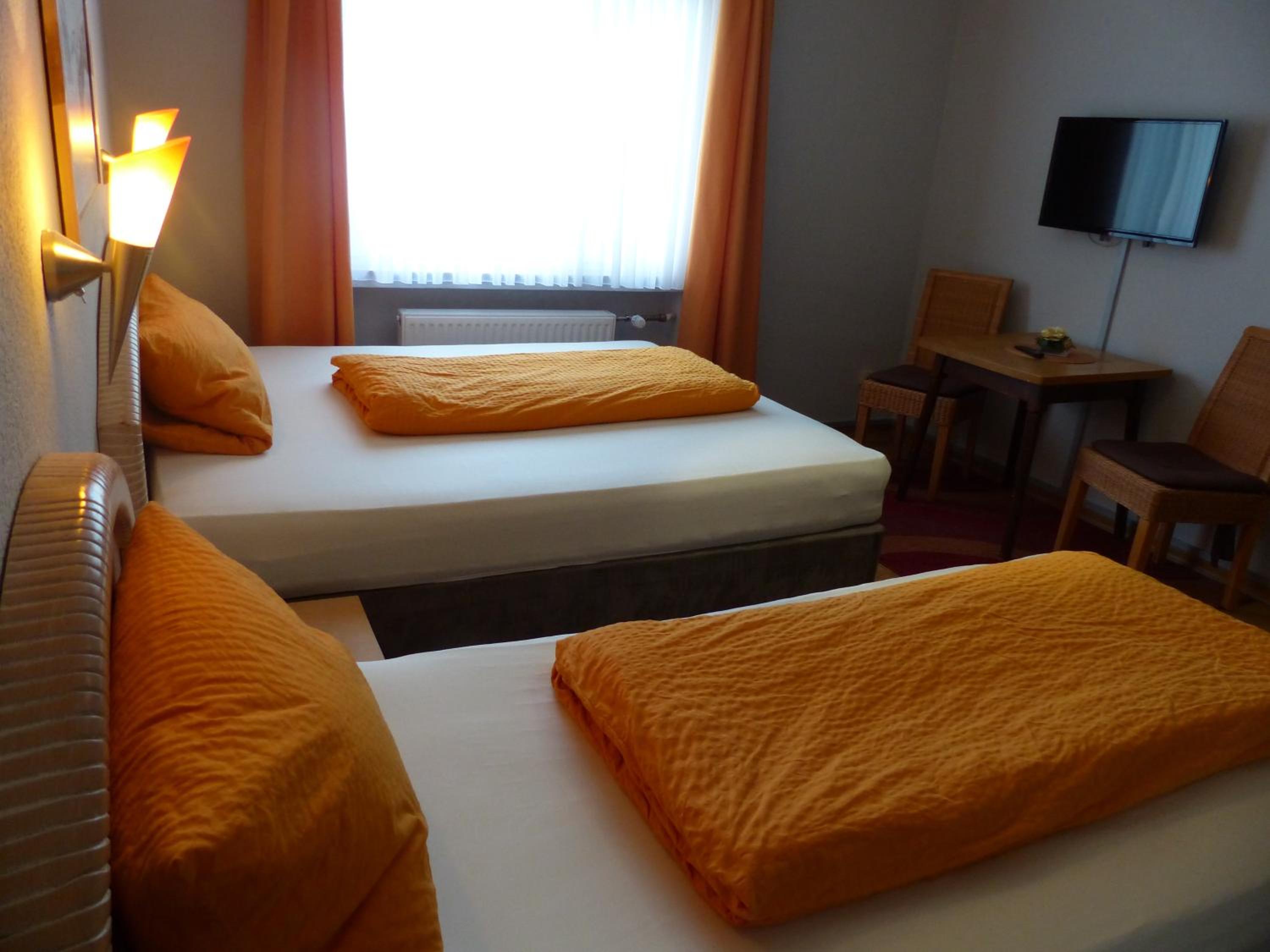 Double or Twin Room - Photo 6