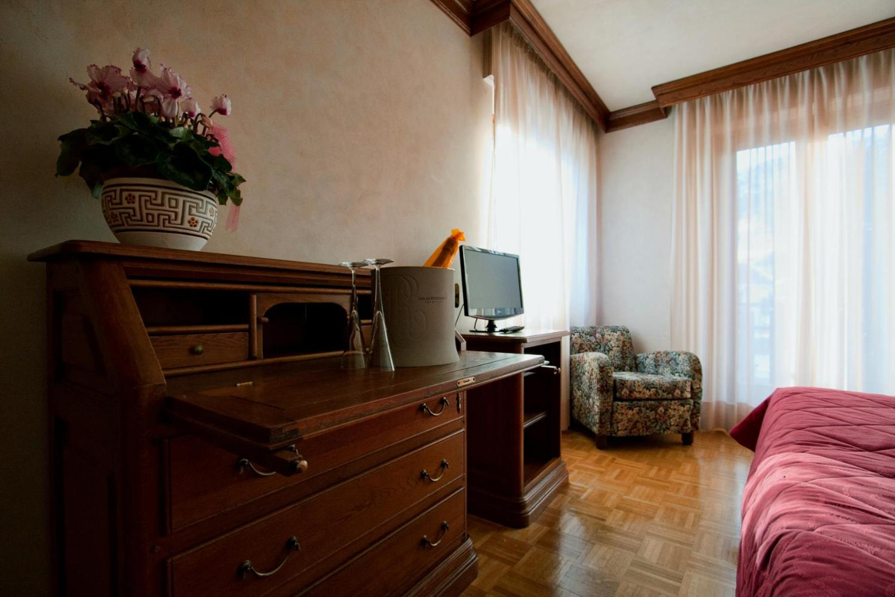 Double or Twin Room with Balcony photo 1