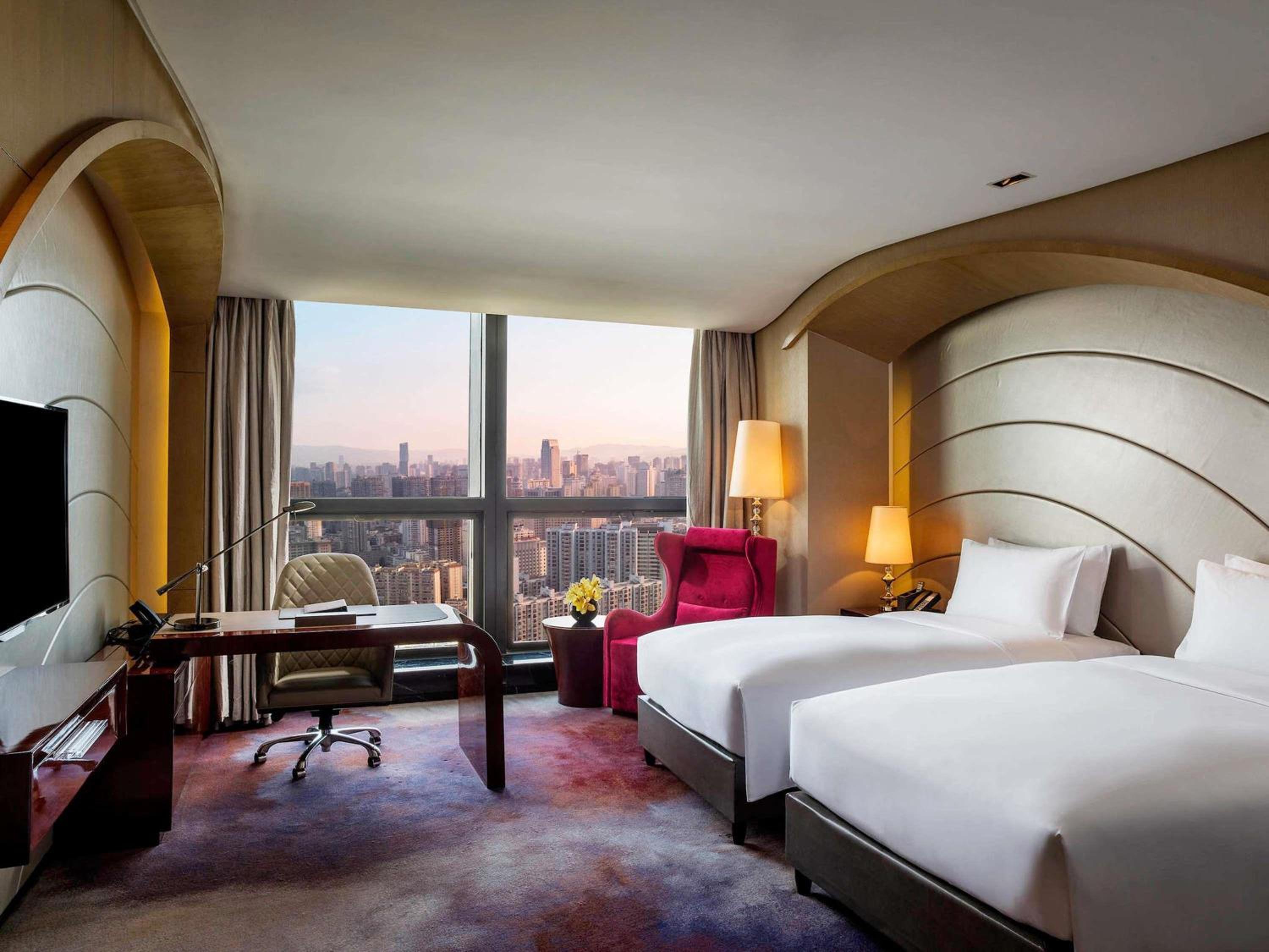 Luxury Twin Room with City View