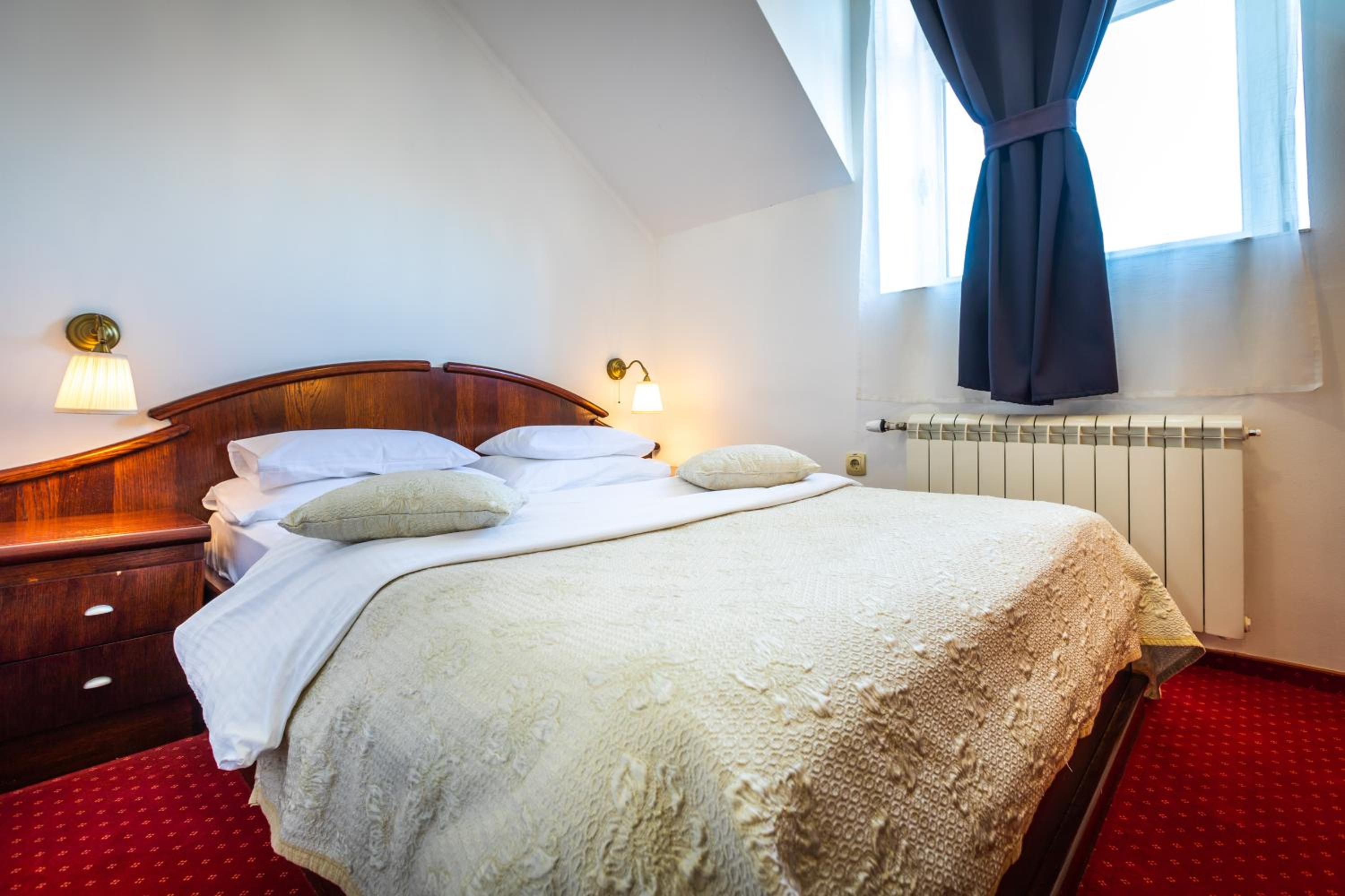 Double Room with Balcony (2 Adults + 1 Child) photo 1