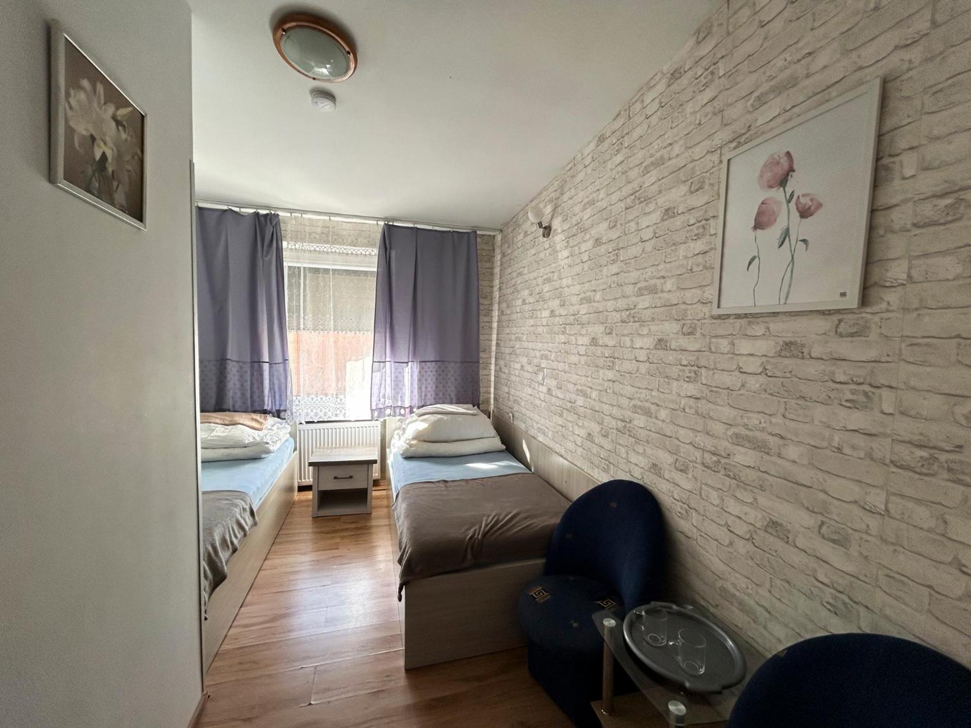 Double Room with Private Bathroom - Photo 5