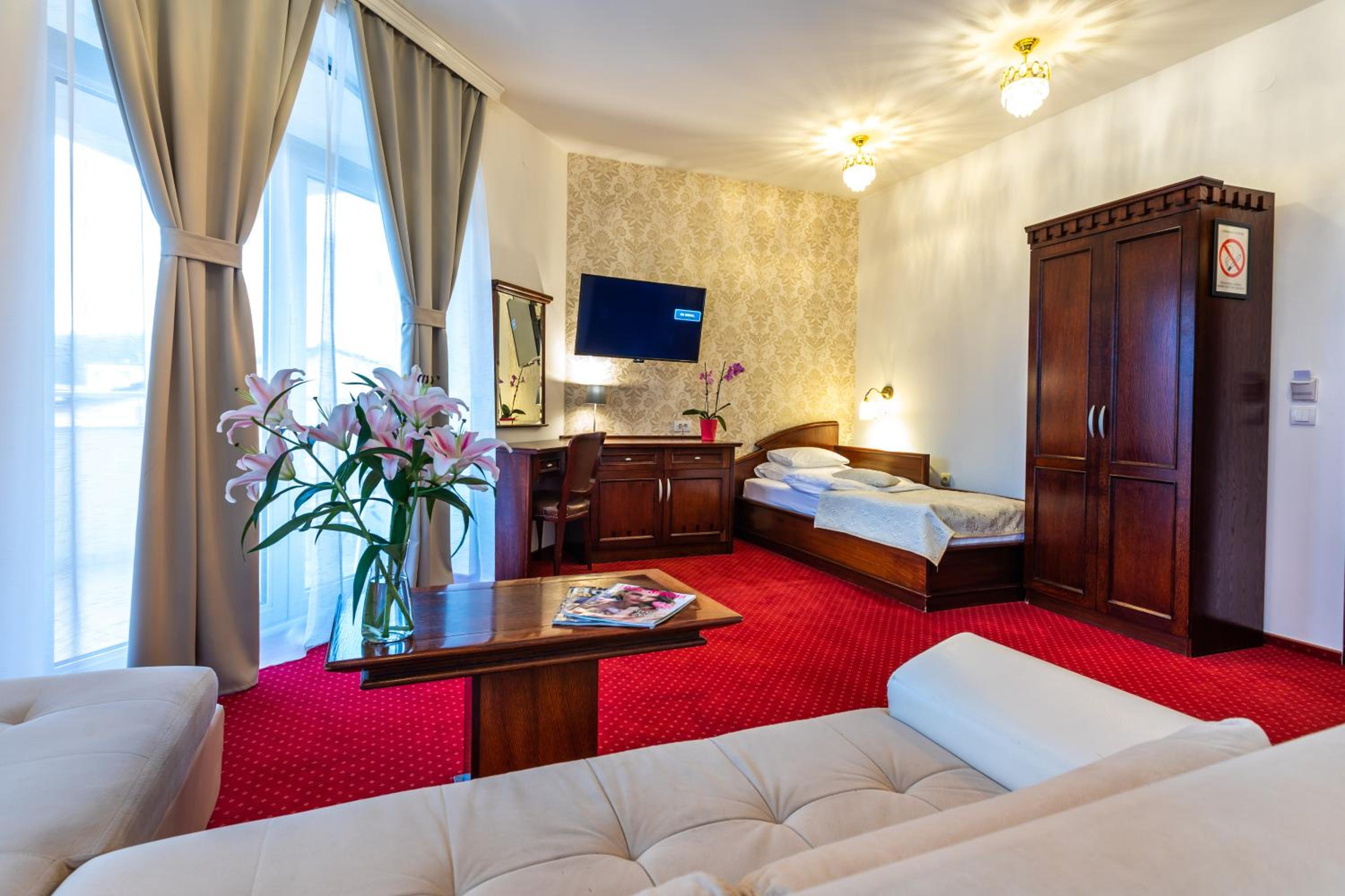 Deluxe Family Room photo 1