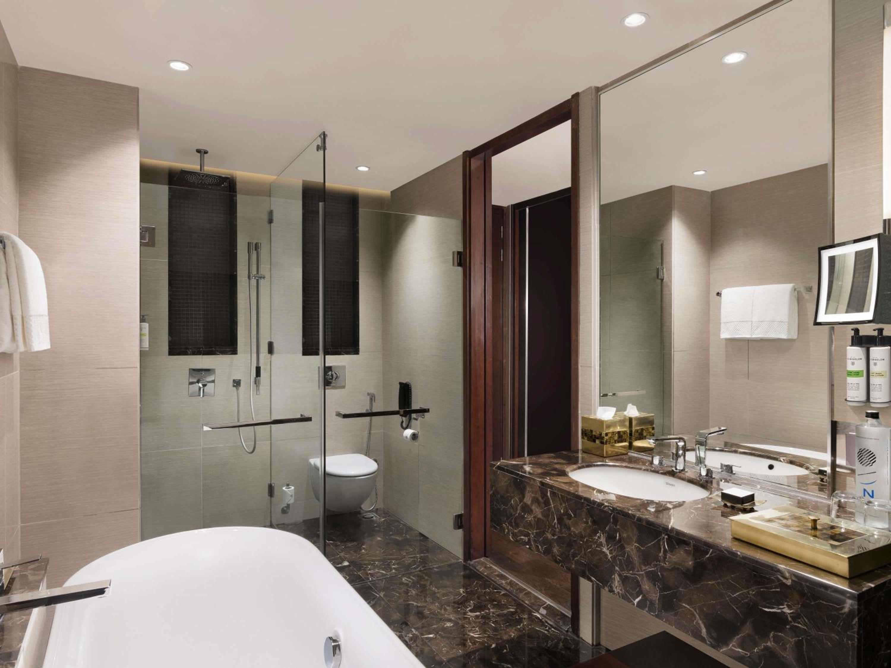 Executive King Room with Airport View and 20% discount on food, beverages, spa and laundry | Complimentary one way airport transfer | Lounge access and cocktail hours
