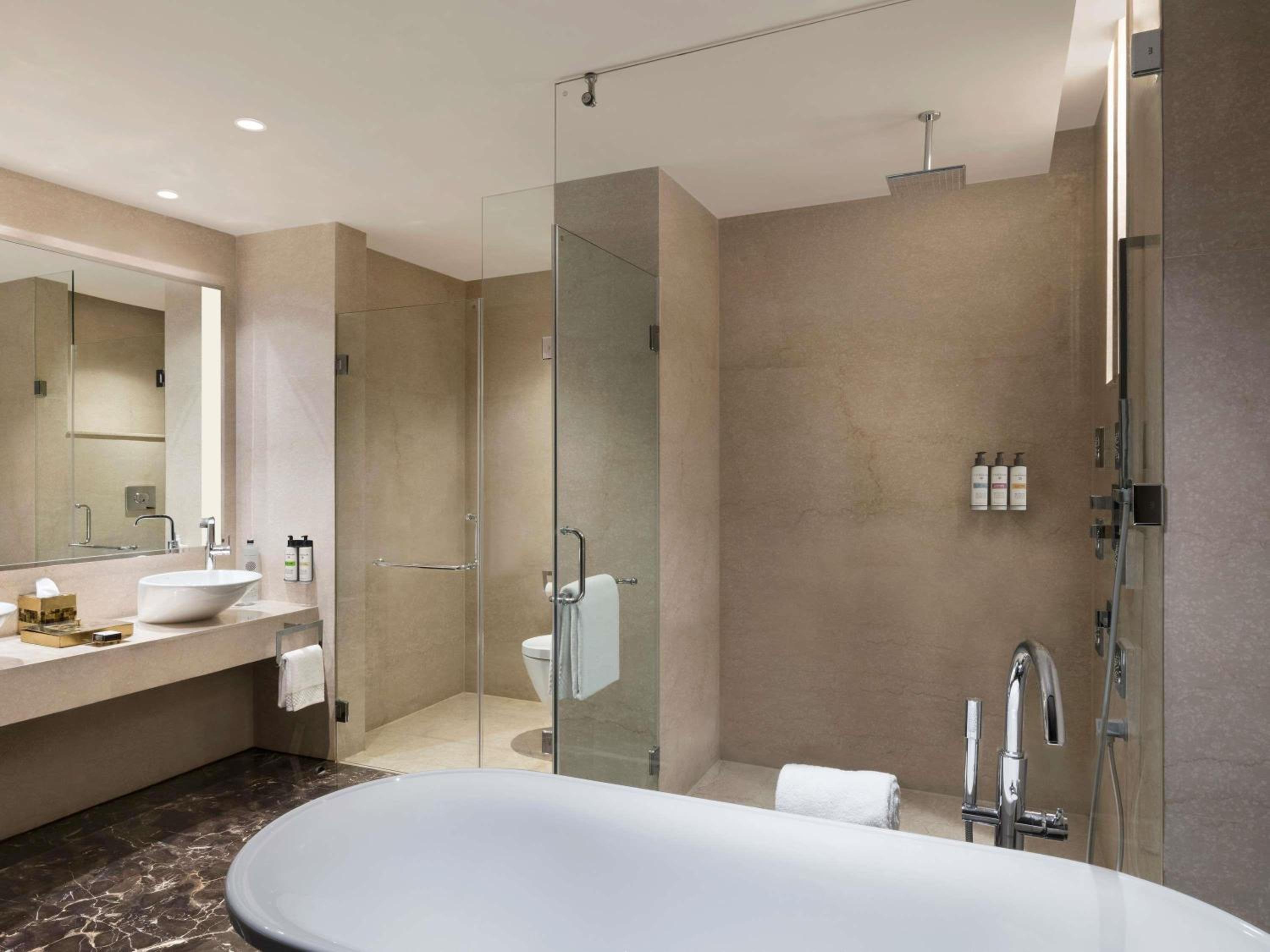 Superior King Suite with Airport View and 20% discount on food, beverages, spa and laundry | Complimentary one way airport transfer