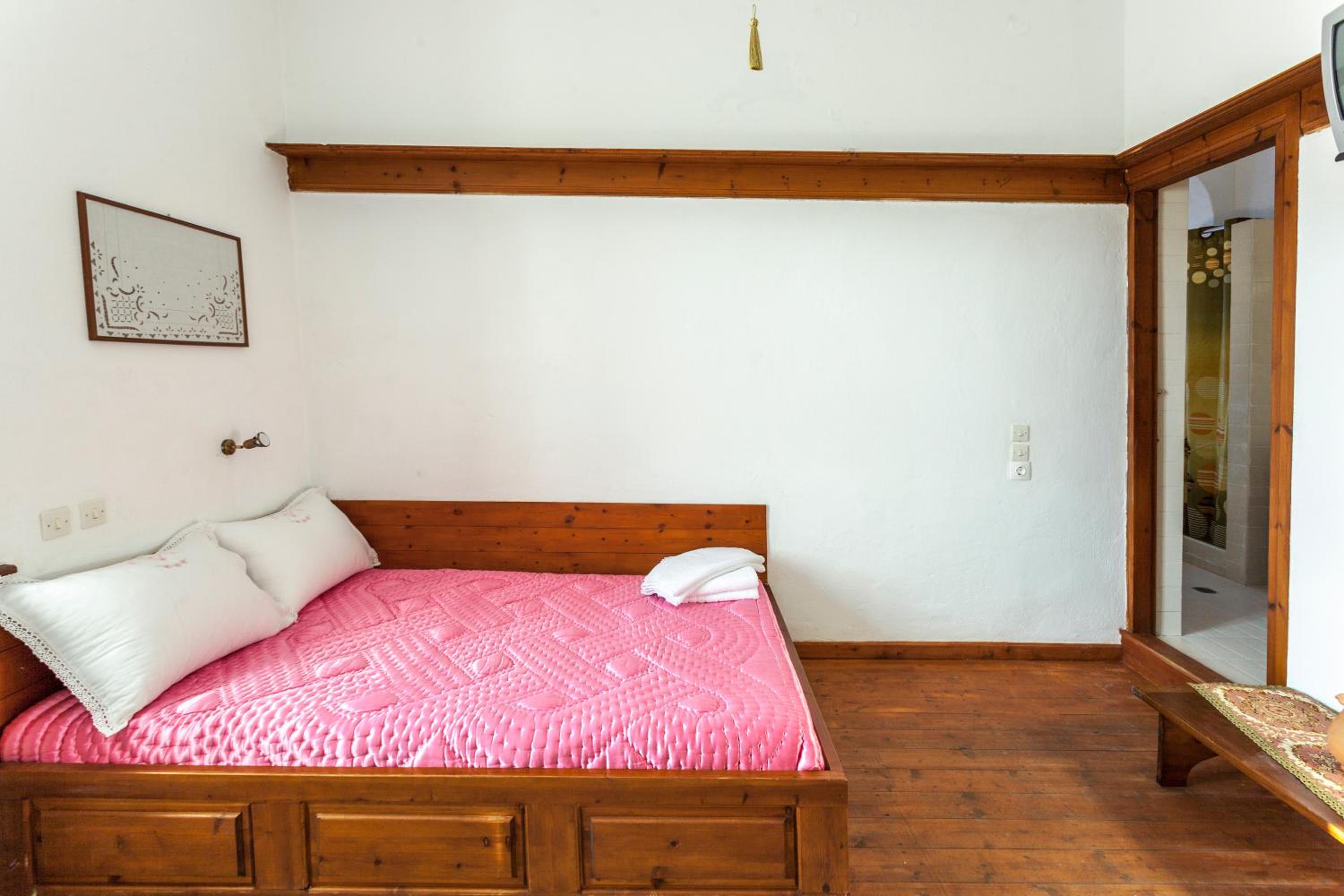 Double Room with Mountain View - Photo 1