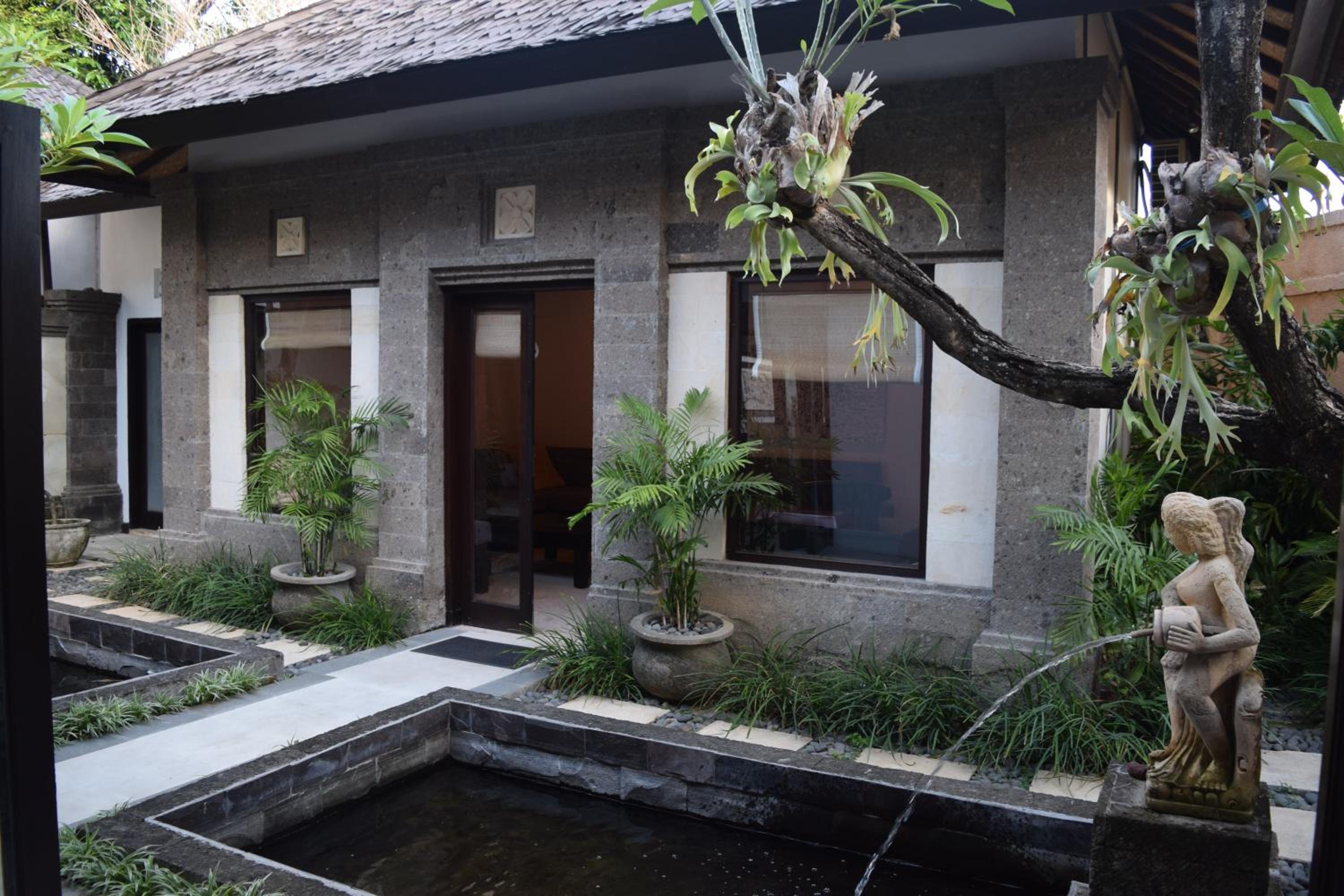 Five-Bedroom Villa with Private Pool photo 2