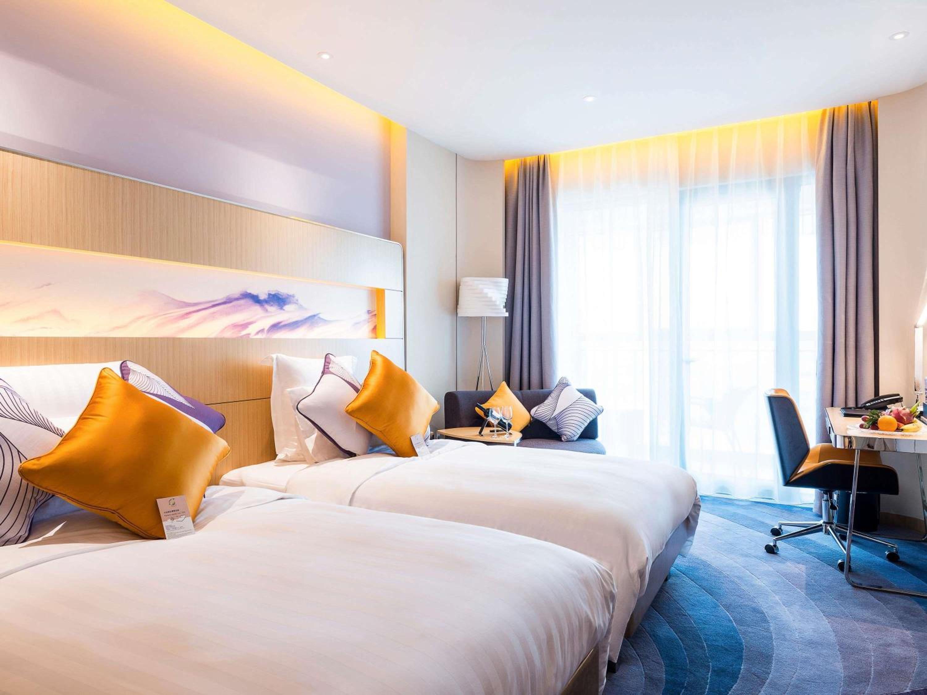 Deluxe Twin Room with Balcony