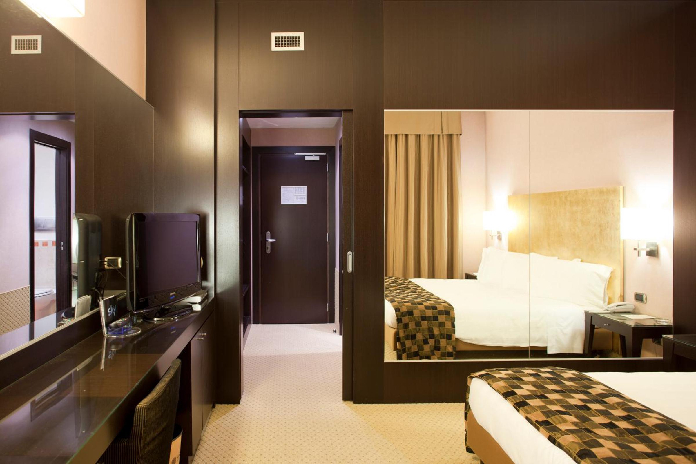Double Room - Photo 3