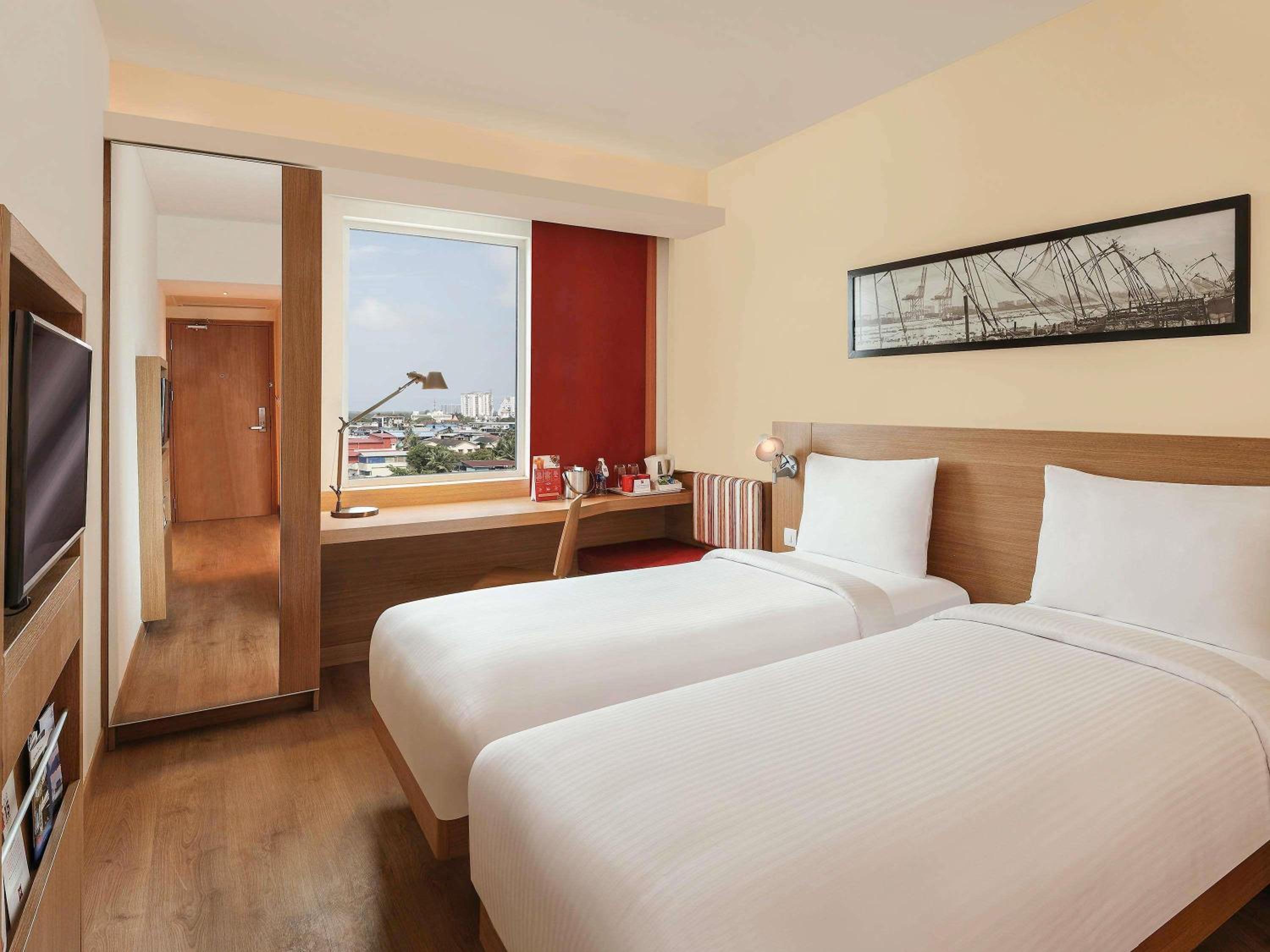 Deluxe Room Twin Beds