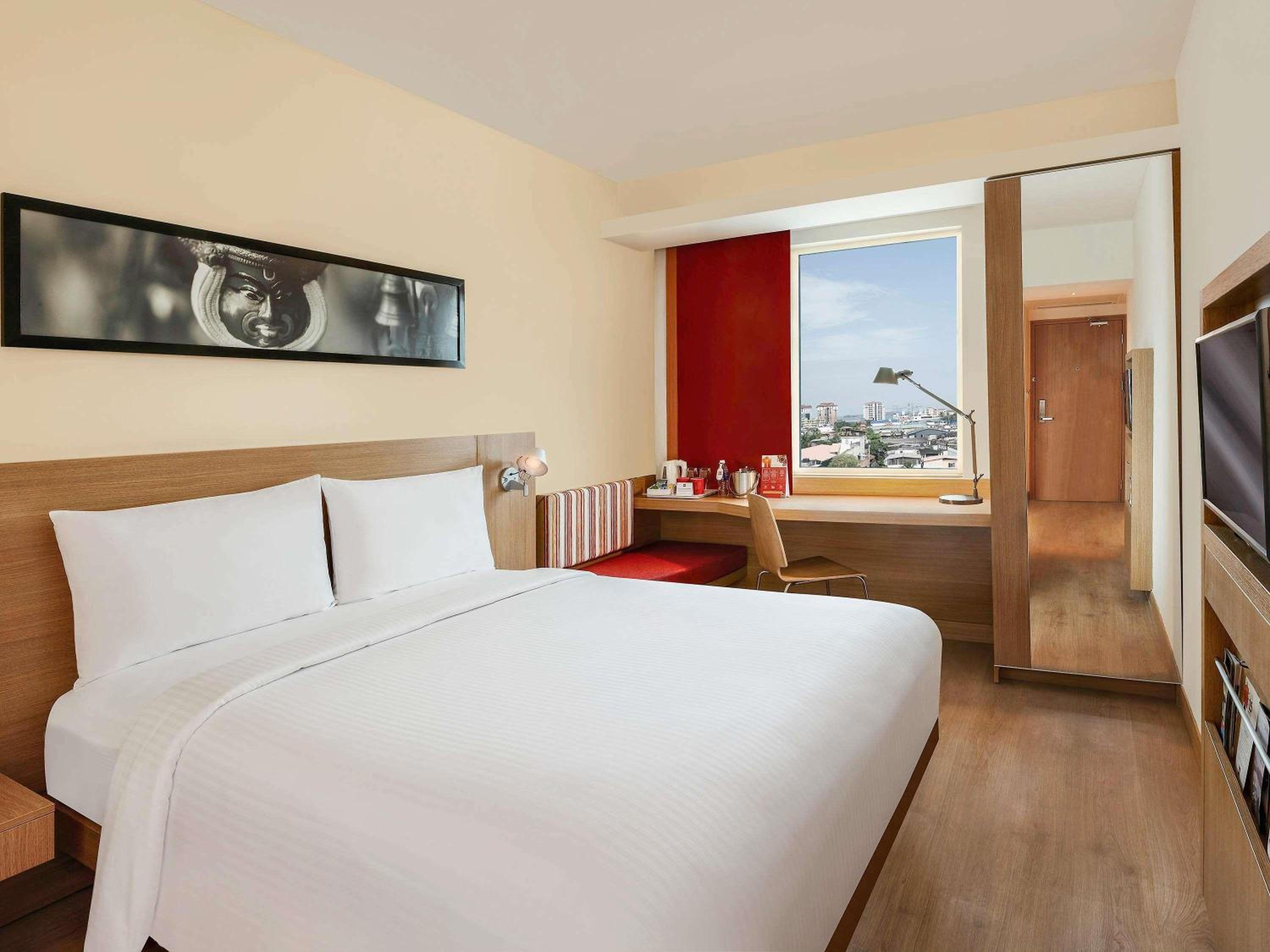 Deluxe Room with a Queen Bed