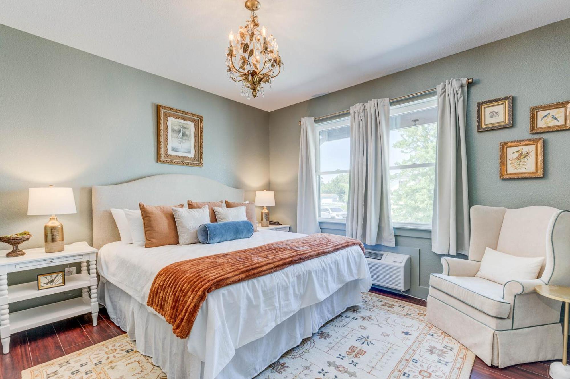 Standard King Room