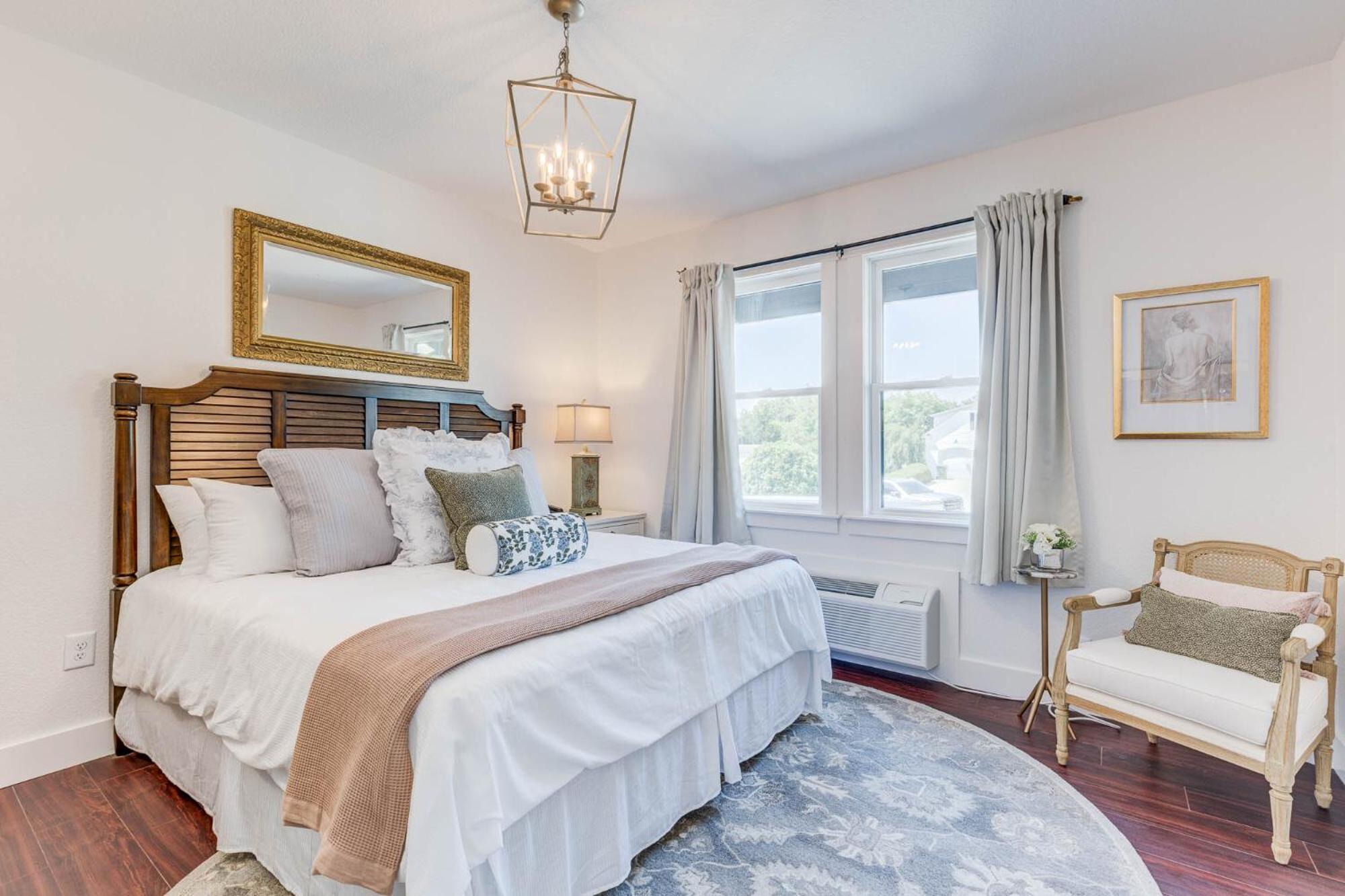 Standard King Room