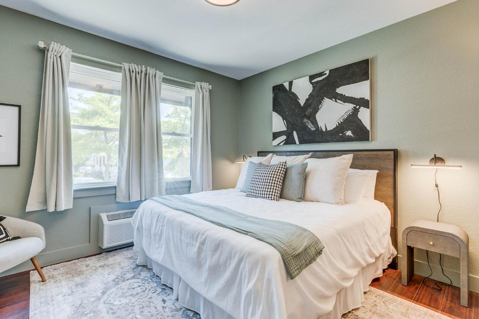 Standard King Room
