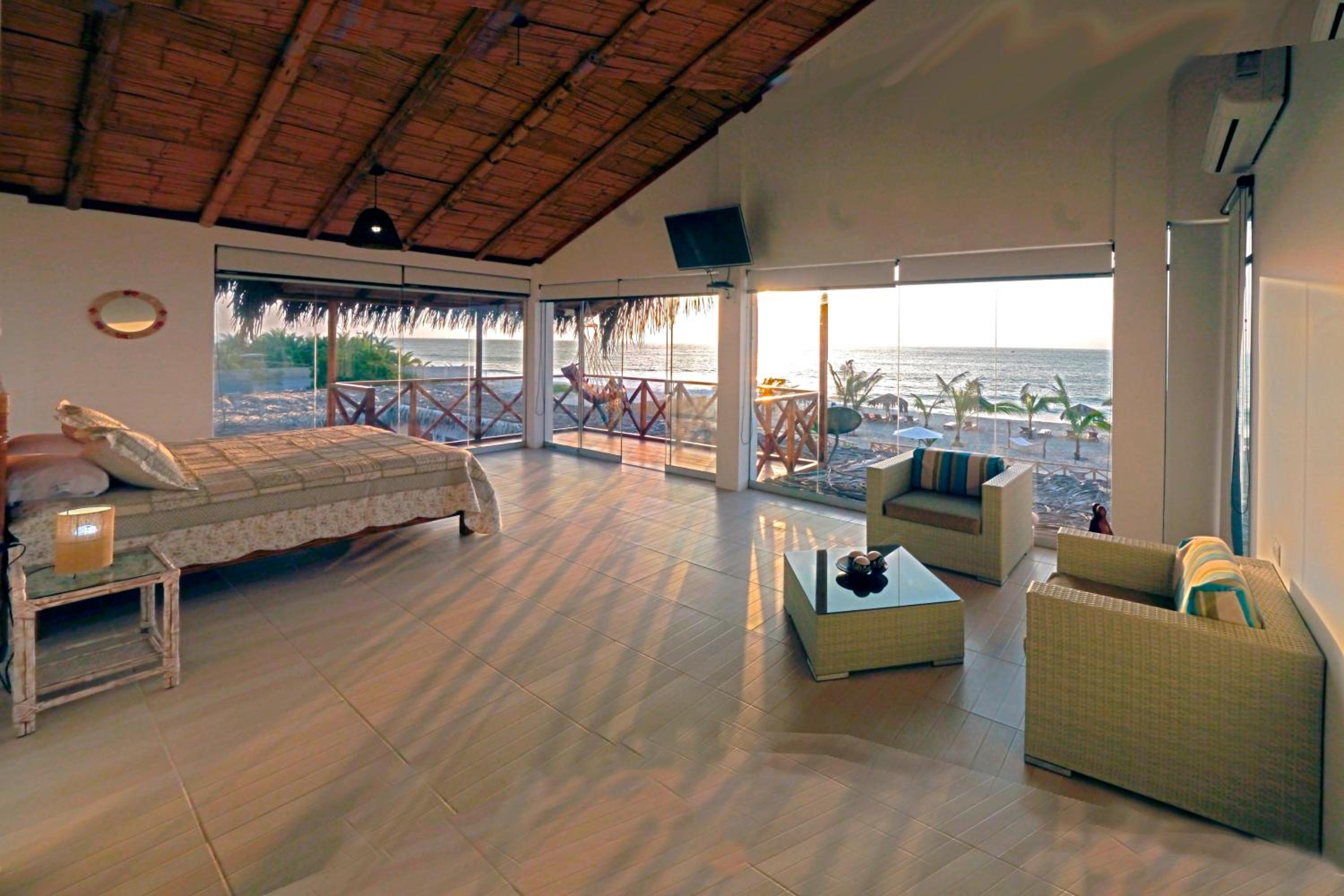 King Suite With Ocean View And Spa Bath photo 3
