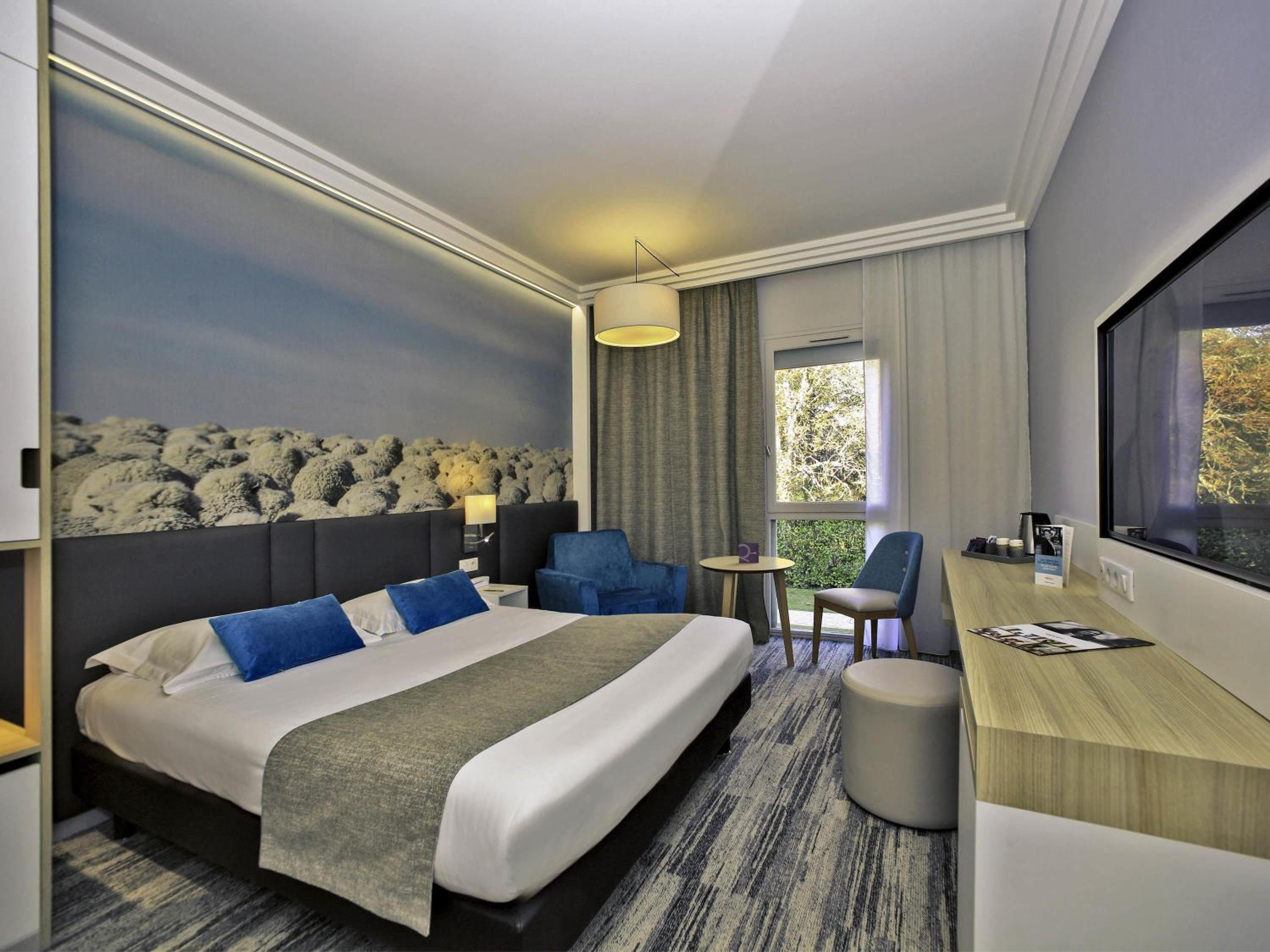 Privilege Room with 1 Double Bed and 1 Sofa Bed - Photo 2
