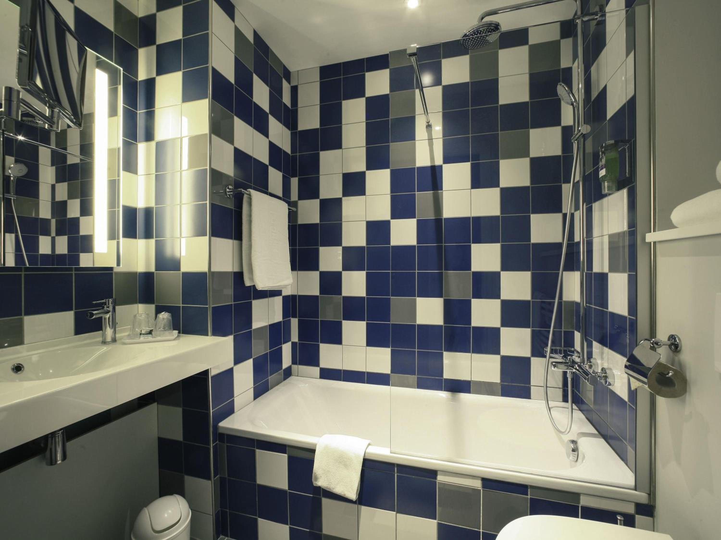 Privilege Room with 1 Double Bed and 1 Sofa Bed - Photo 1
