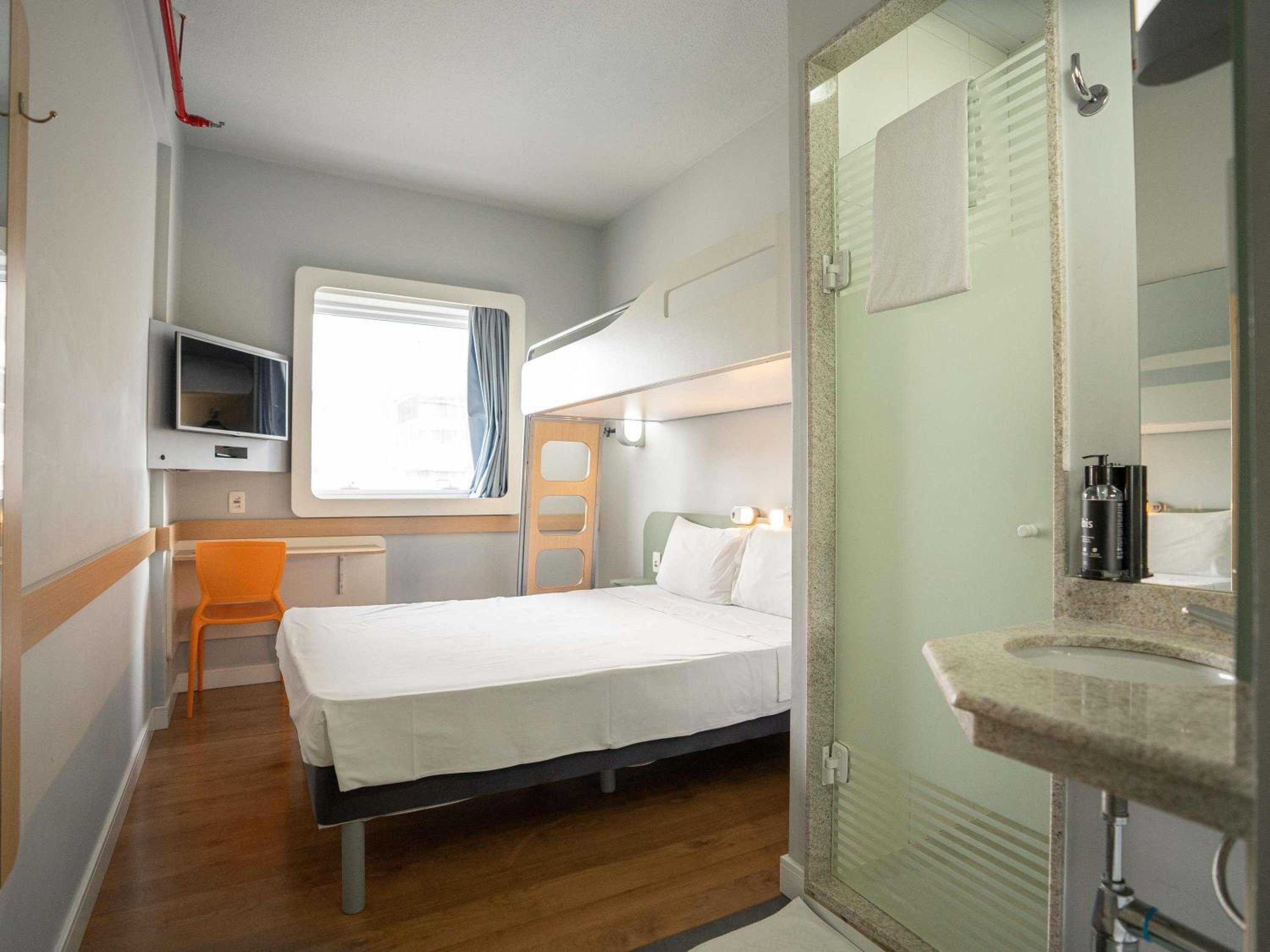 Superior Apartment with Double Bed and Single Bunk Bed photo 2