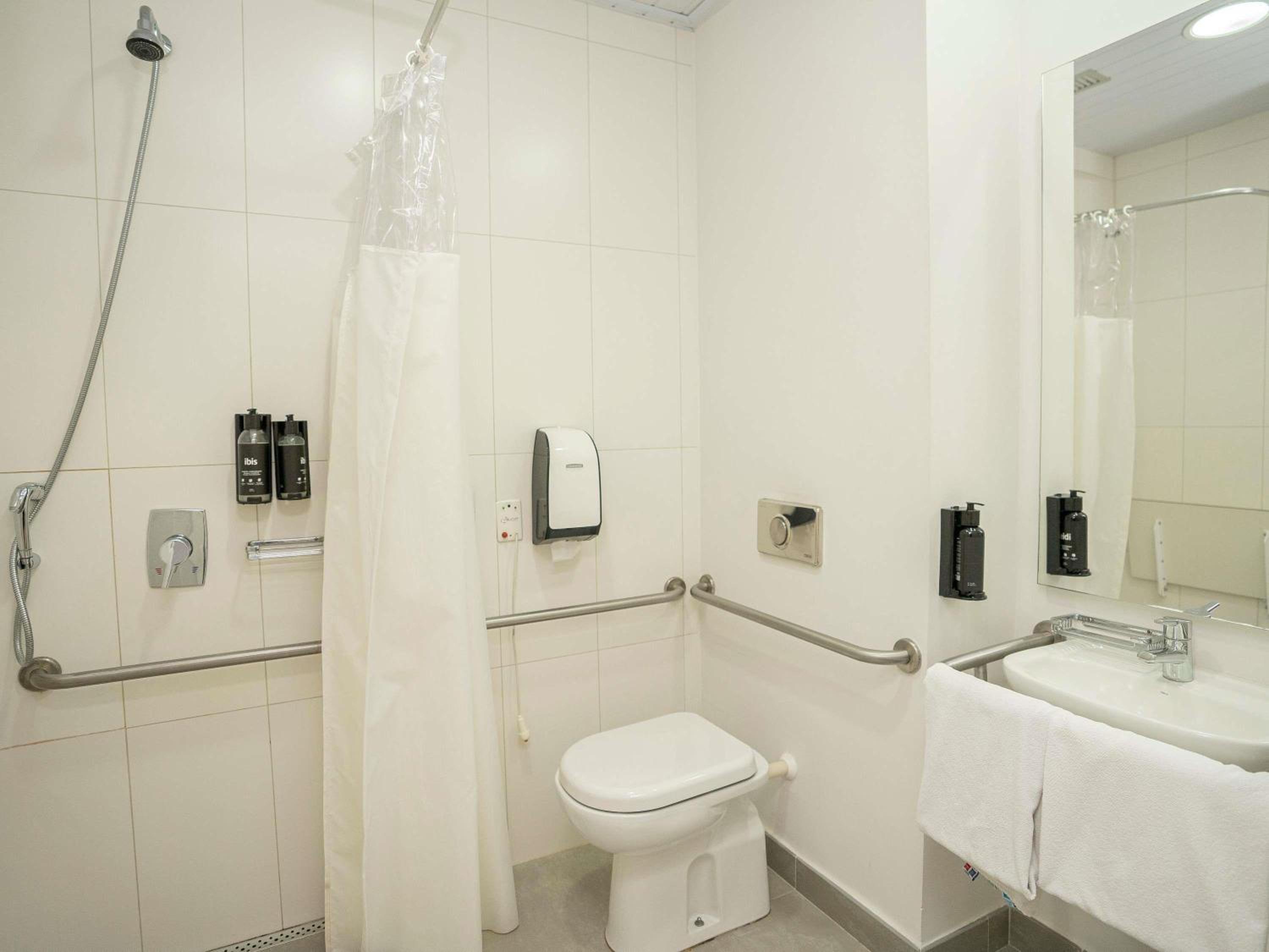 Standard Adapted Room with double bed photo 1
