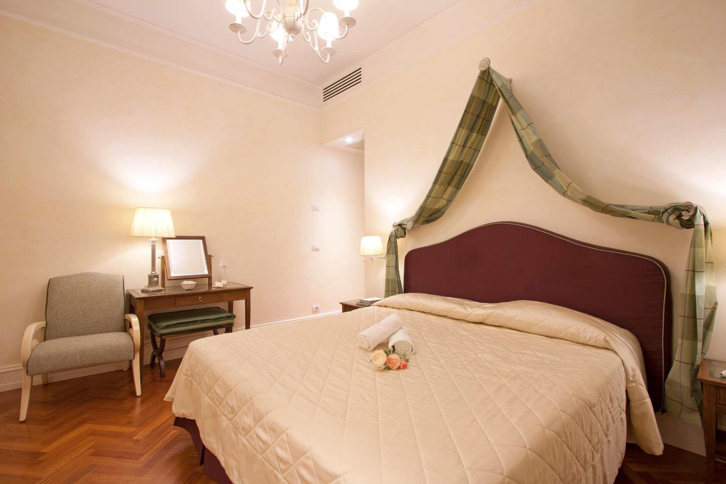 One-Bedroom Apartment with Terrace