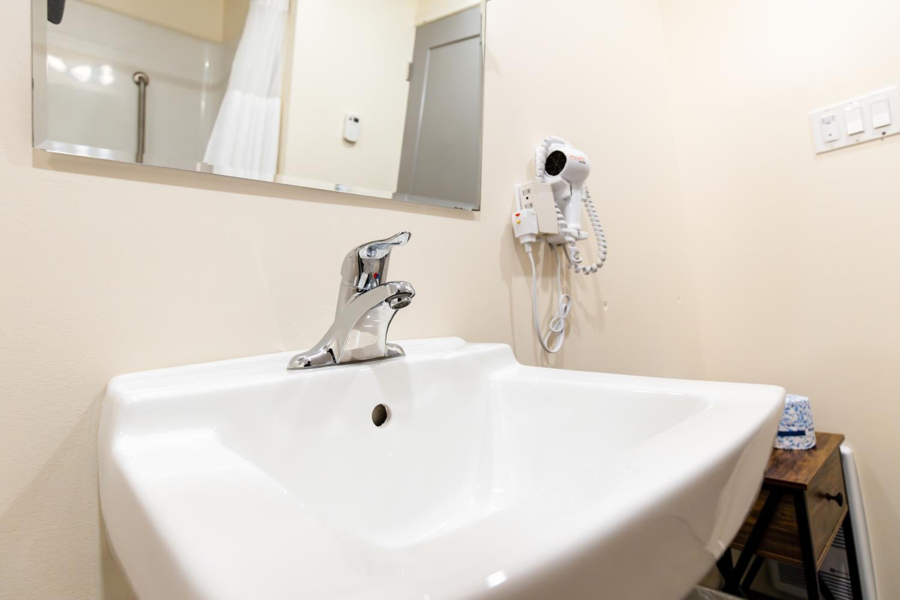 SureStay by Best Western Smithers, Photo 12