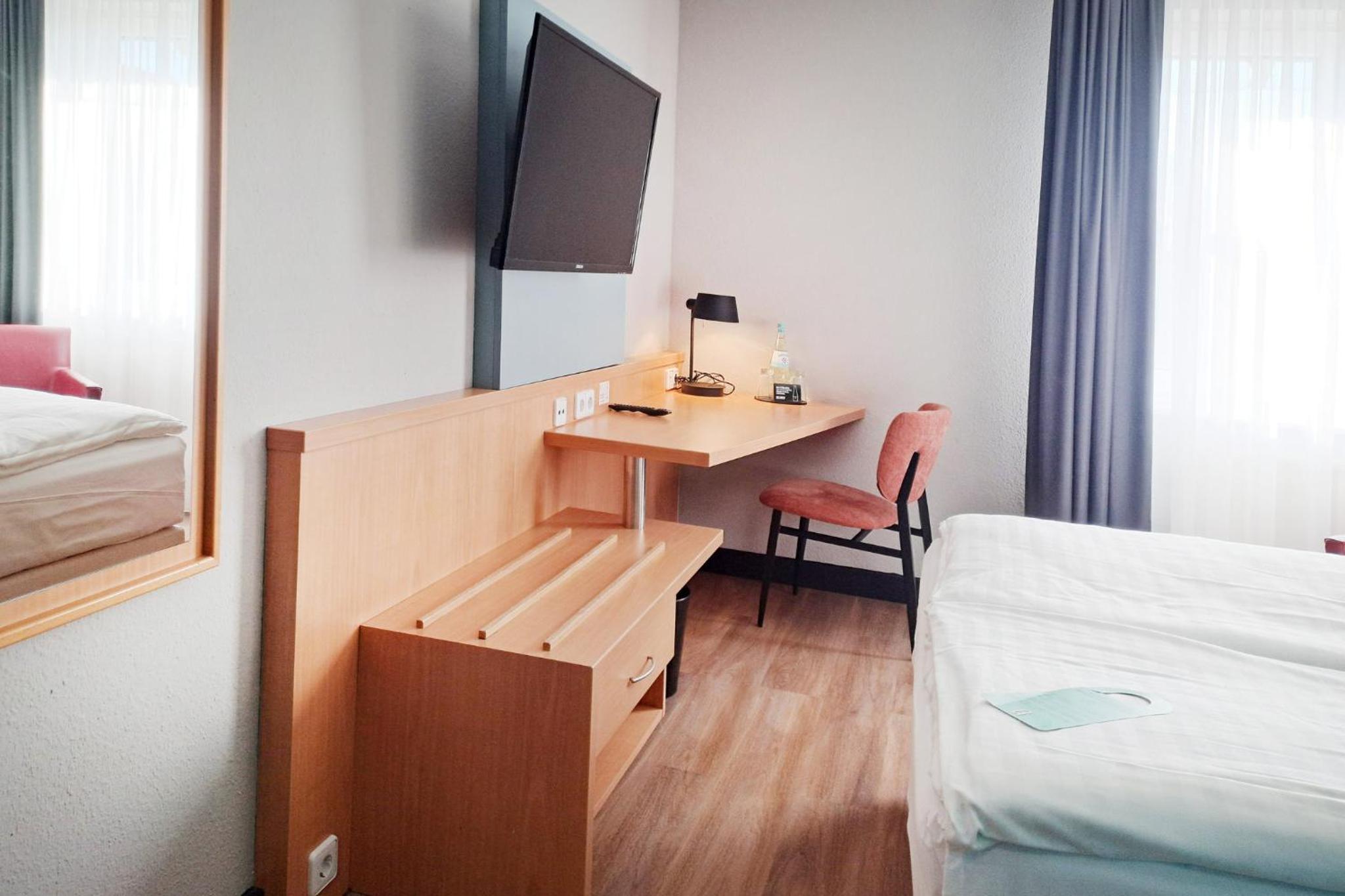 Standard Room - Photo 11