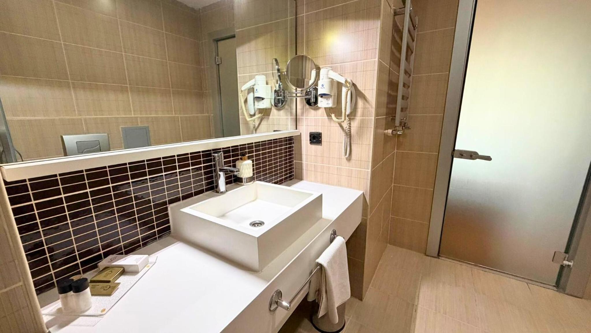 Double Room - Photo 6