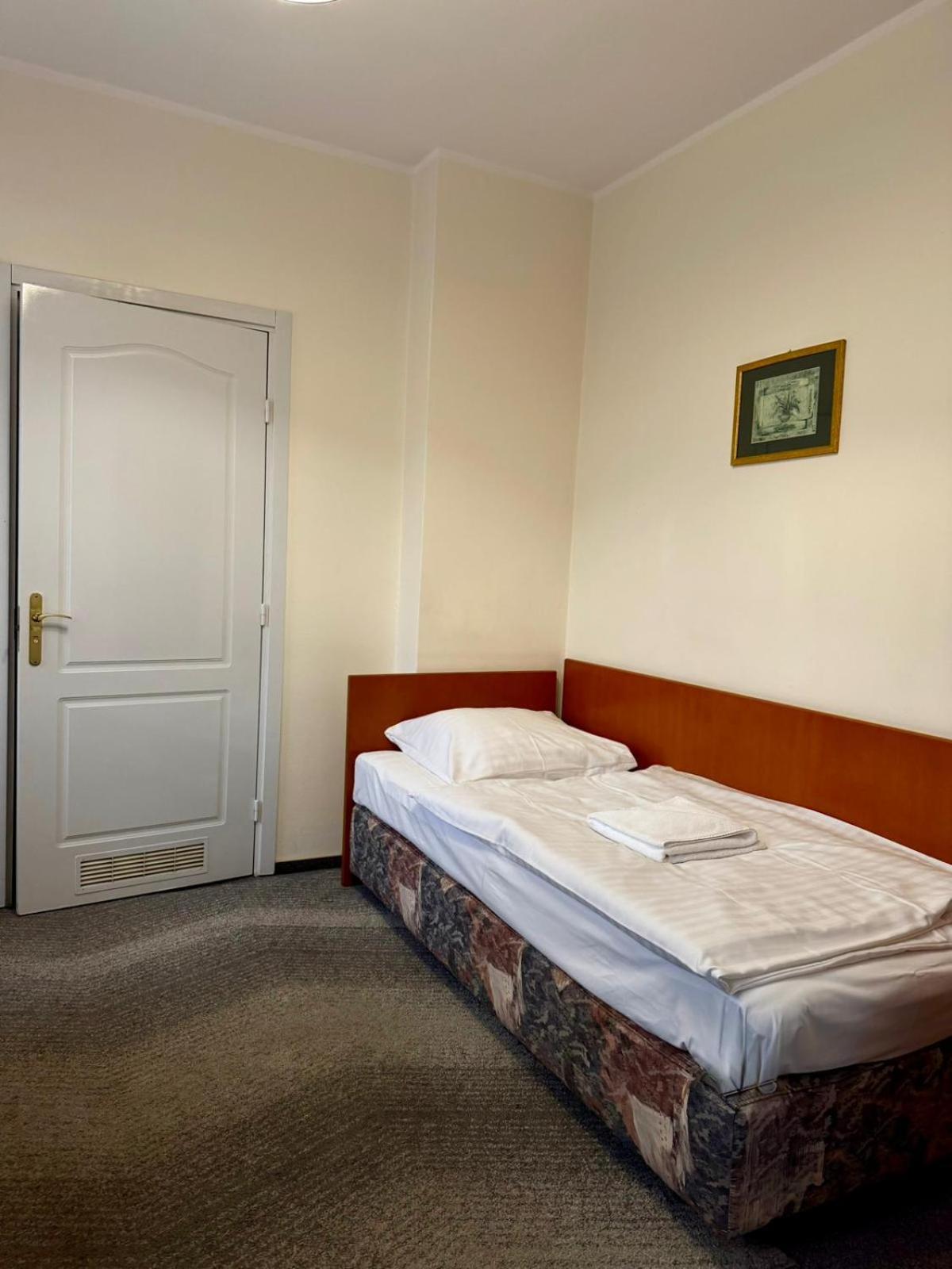 Economy Single Room