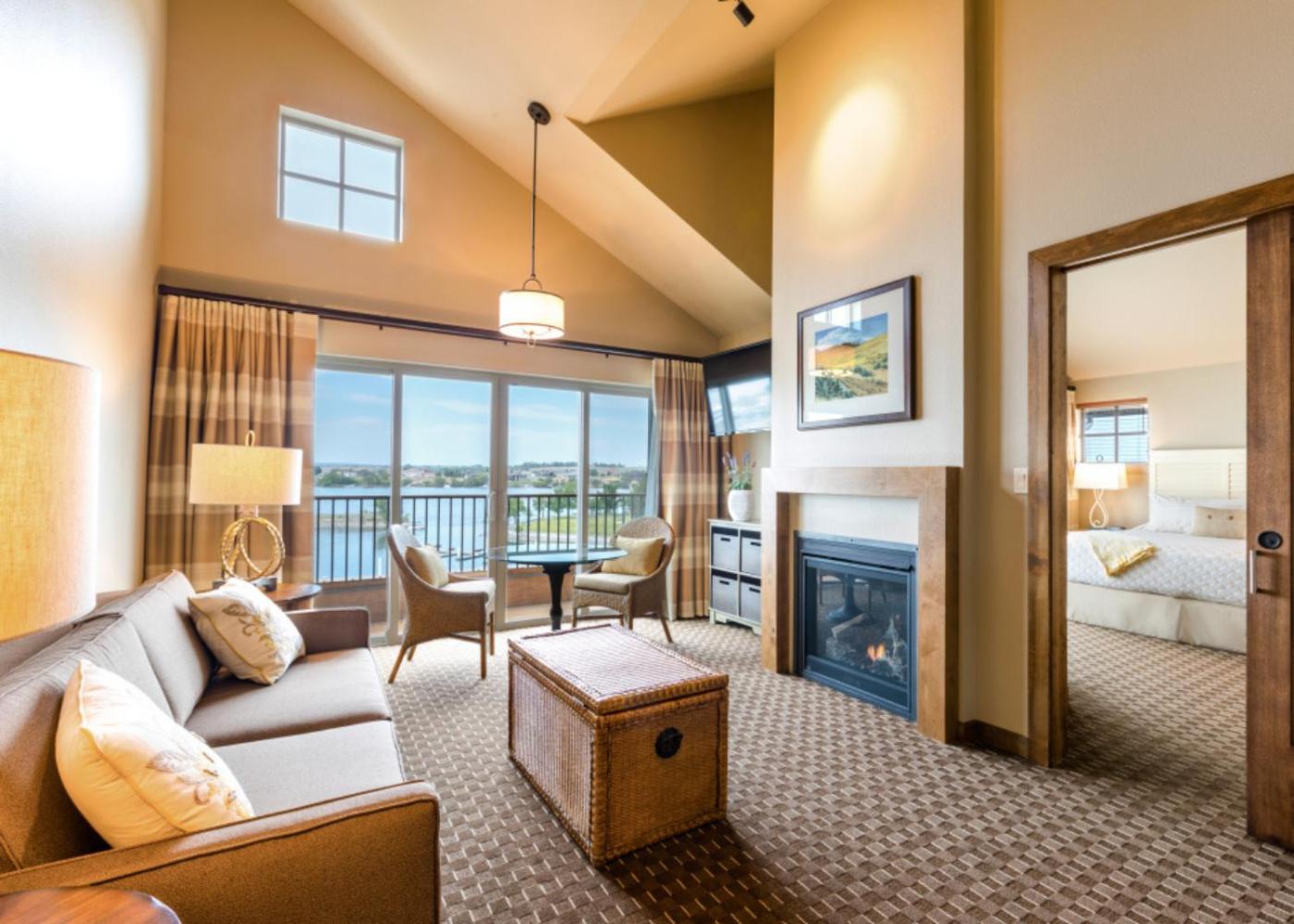 Top Floor Parkview King Suite
