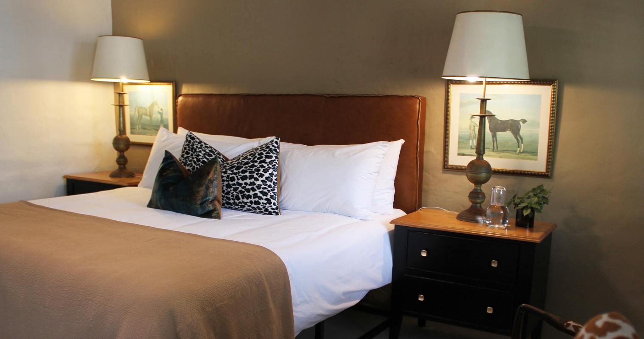 Premium King Room - Photo 5