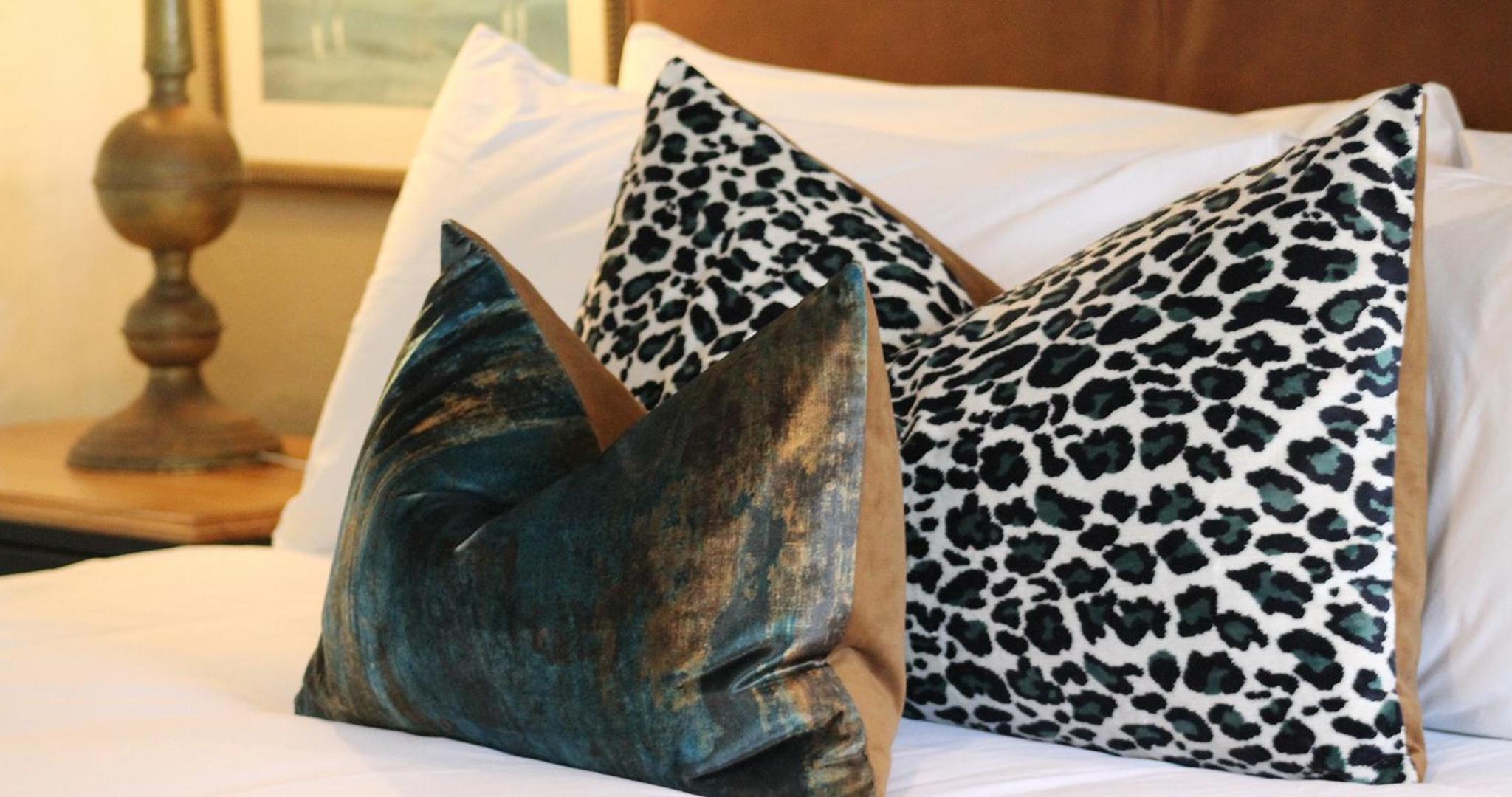 Premium King Room - Photo 14