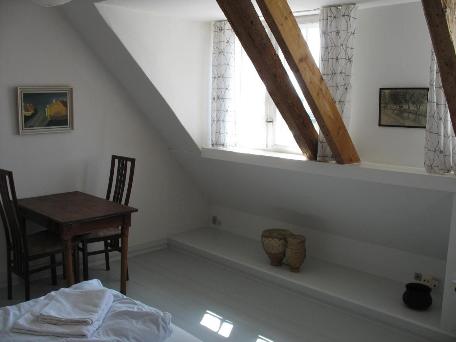 Apartment with Balcony photo 3